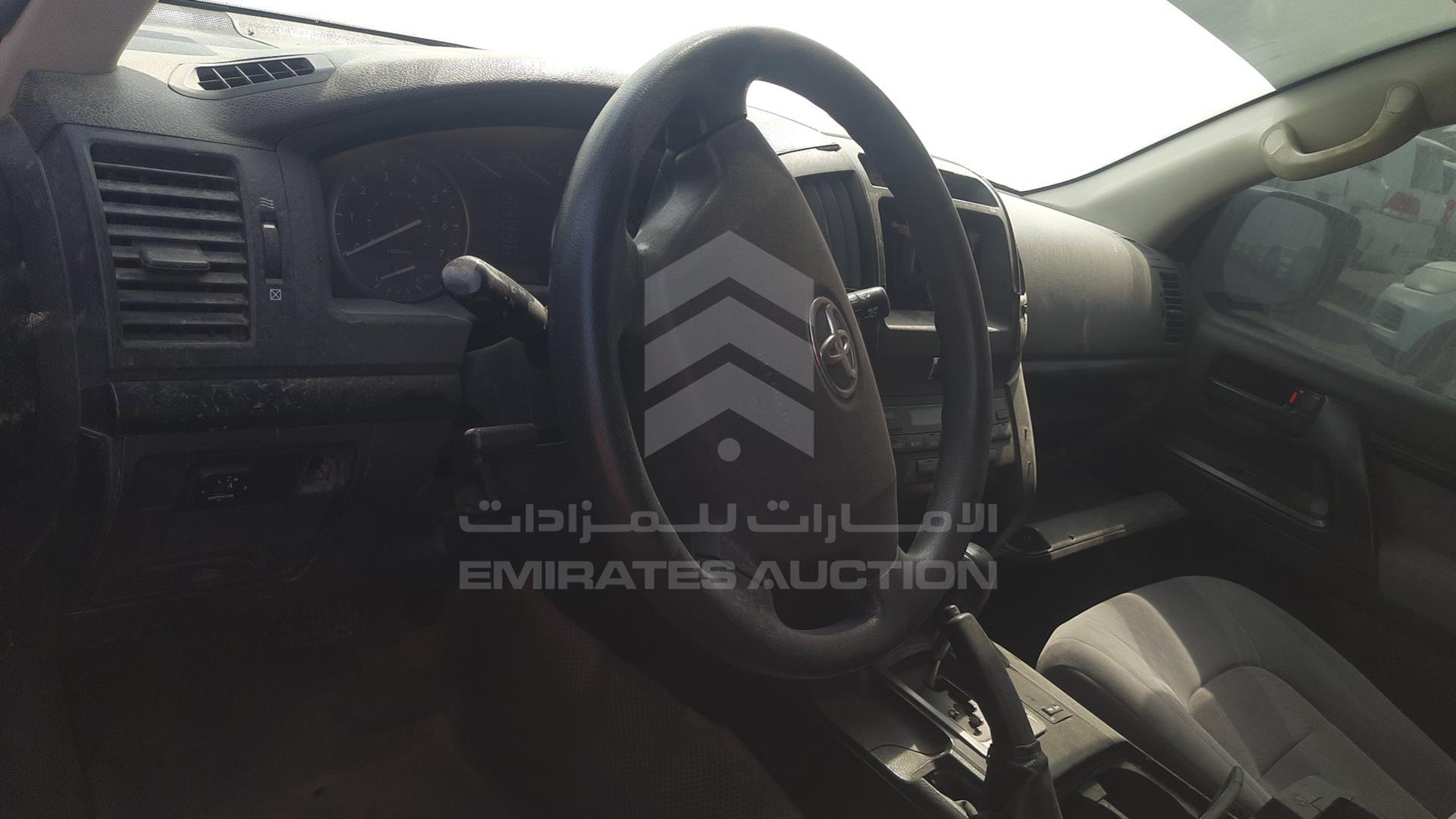 2011 TOYOTA LAND CRUISER VIN: JTMDU09J1B4033618
