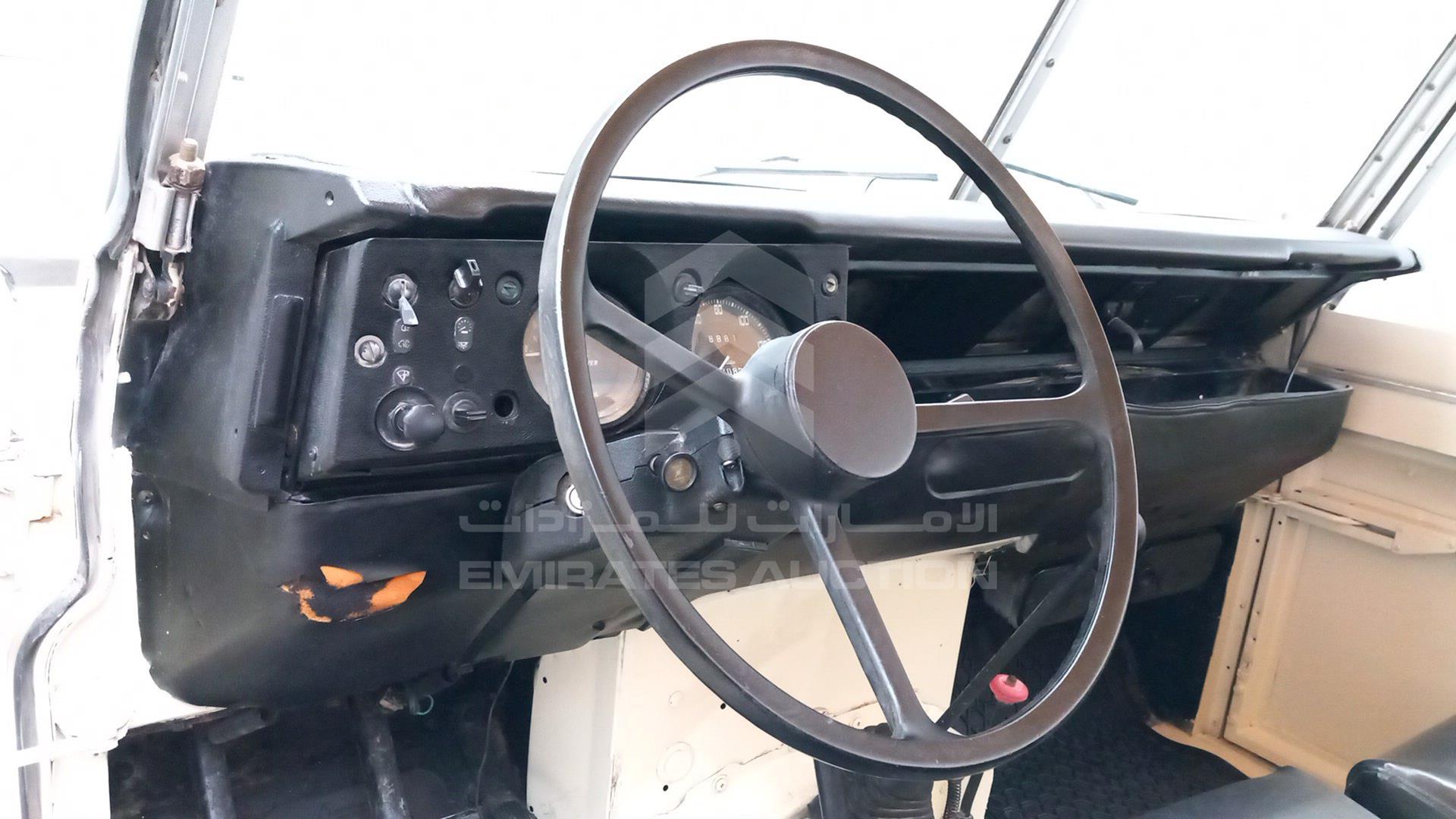 1982 LAND ROVER --- VIN: SALLBABH2AA128907