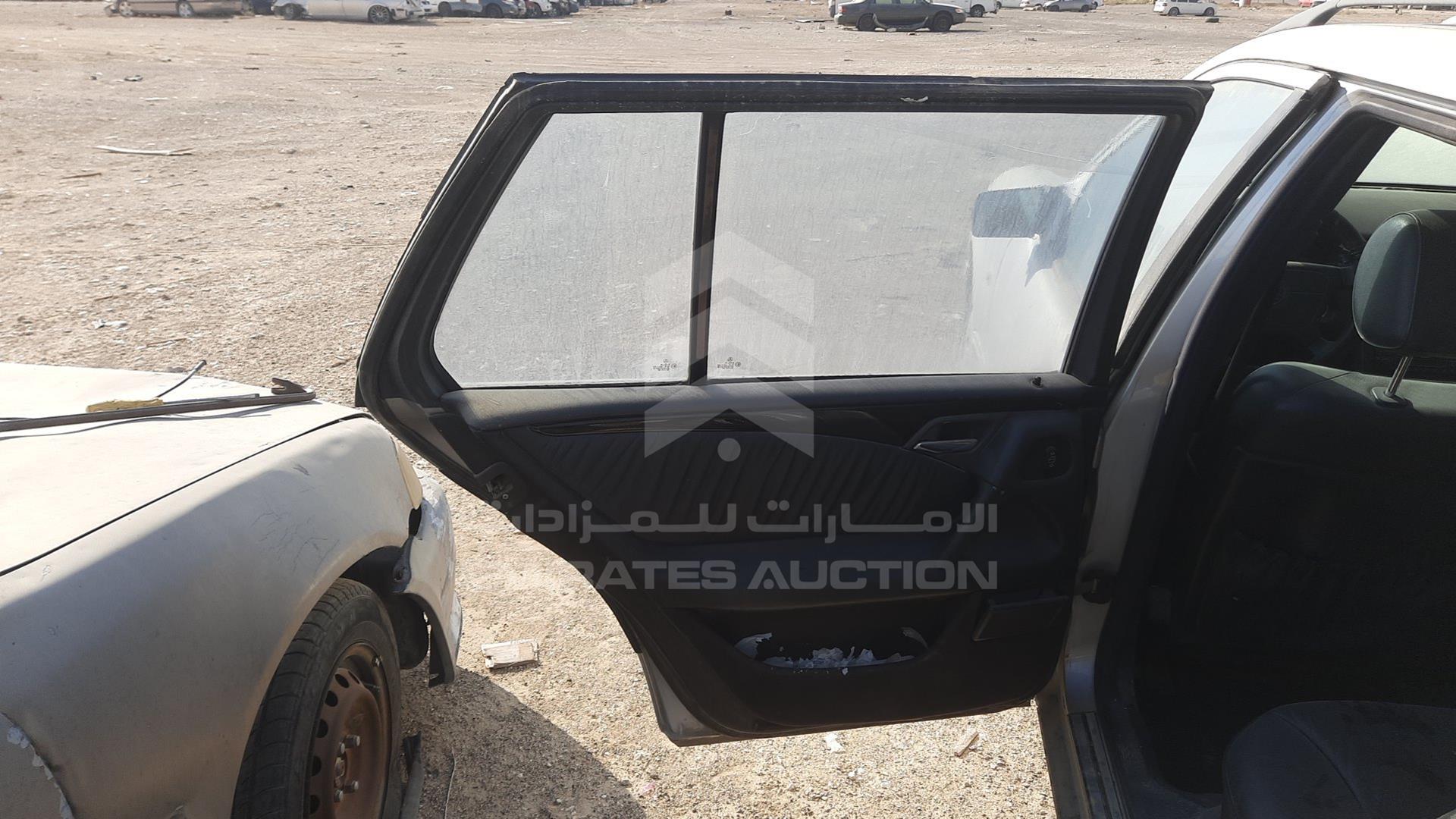 0 MERCEDES E 320 VIN: WDB2102651A540046