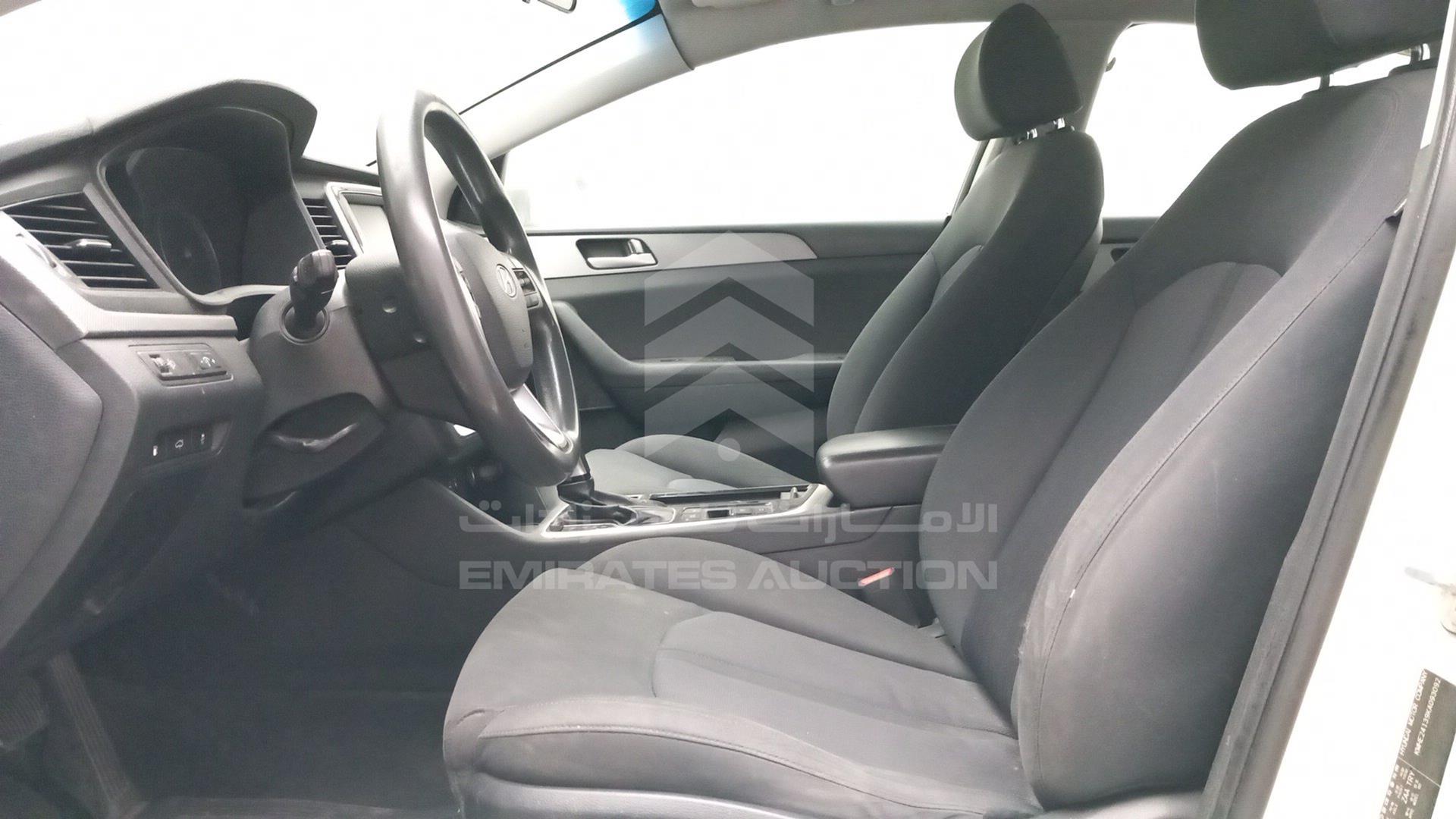 2019 HYUNDAI SONATA HYBRID VIN: KMHE24139KA093092