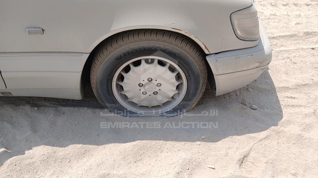 1998 Mercedes S 320 — Front Right Tyre — Photo 30