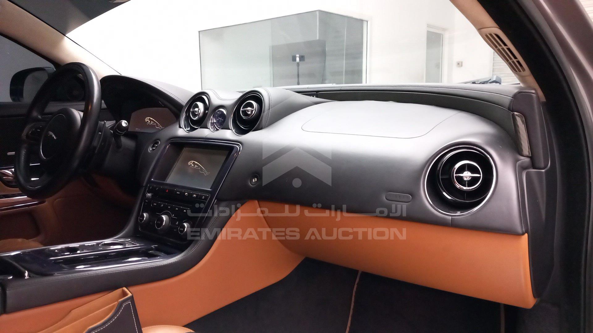 2010 JAGUAR X J VIN: SAJKA26J1AMV01346