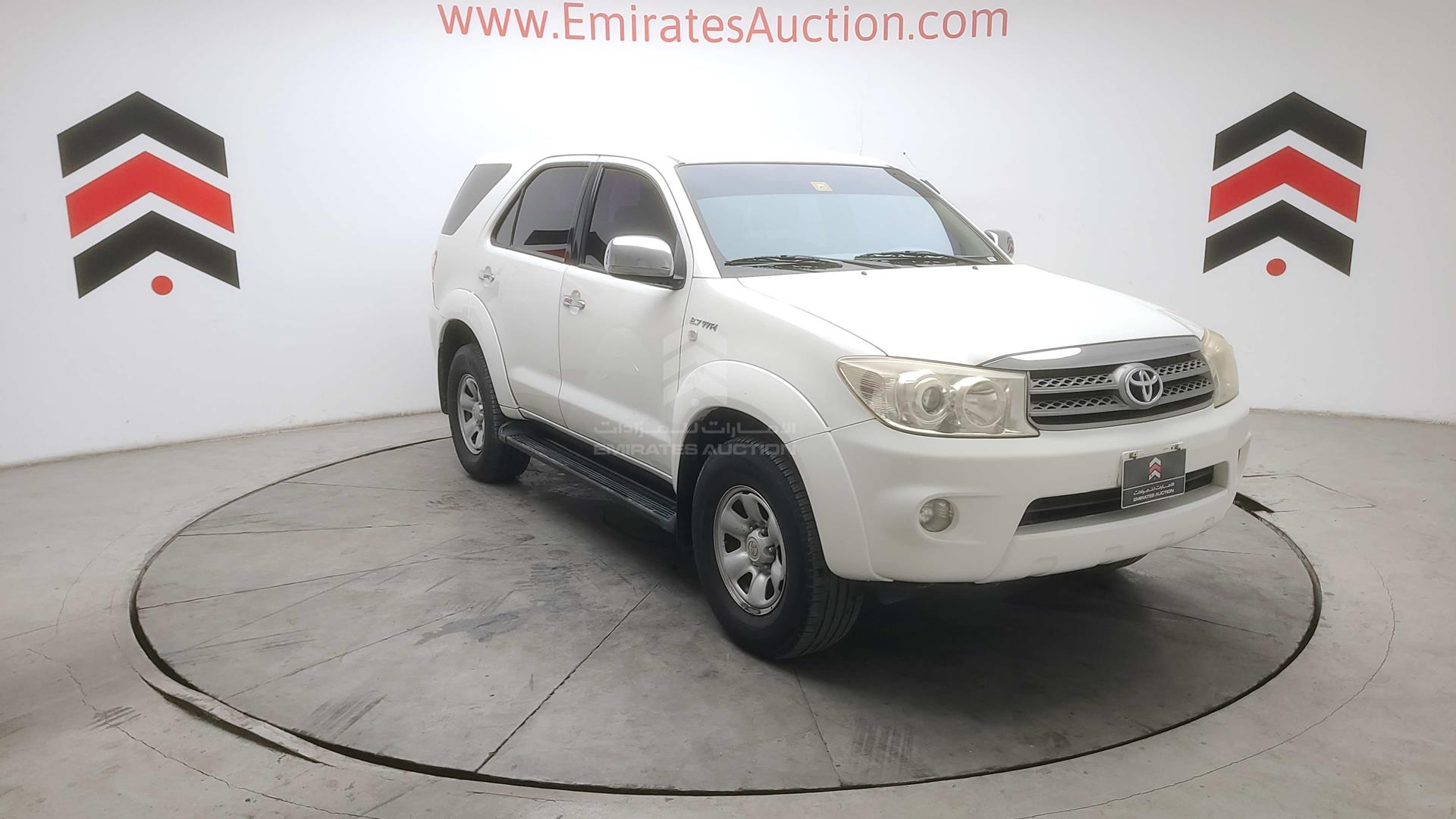 2011 TOYOTA FORTUNER VIN: MHFYX59G2B8018701