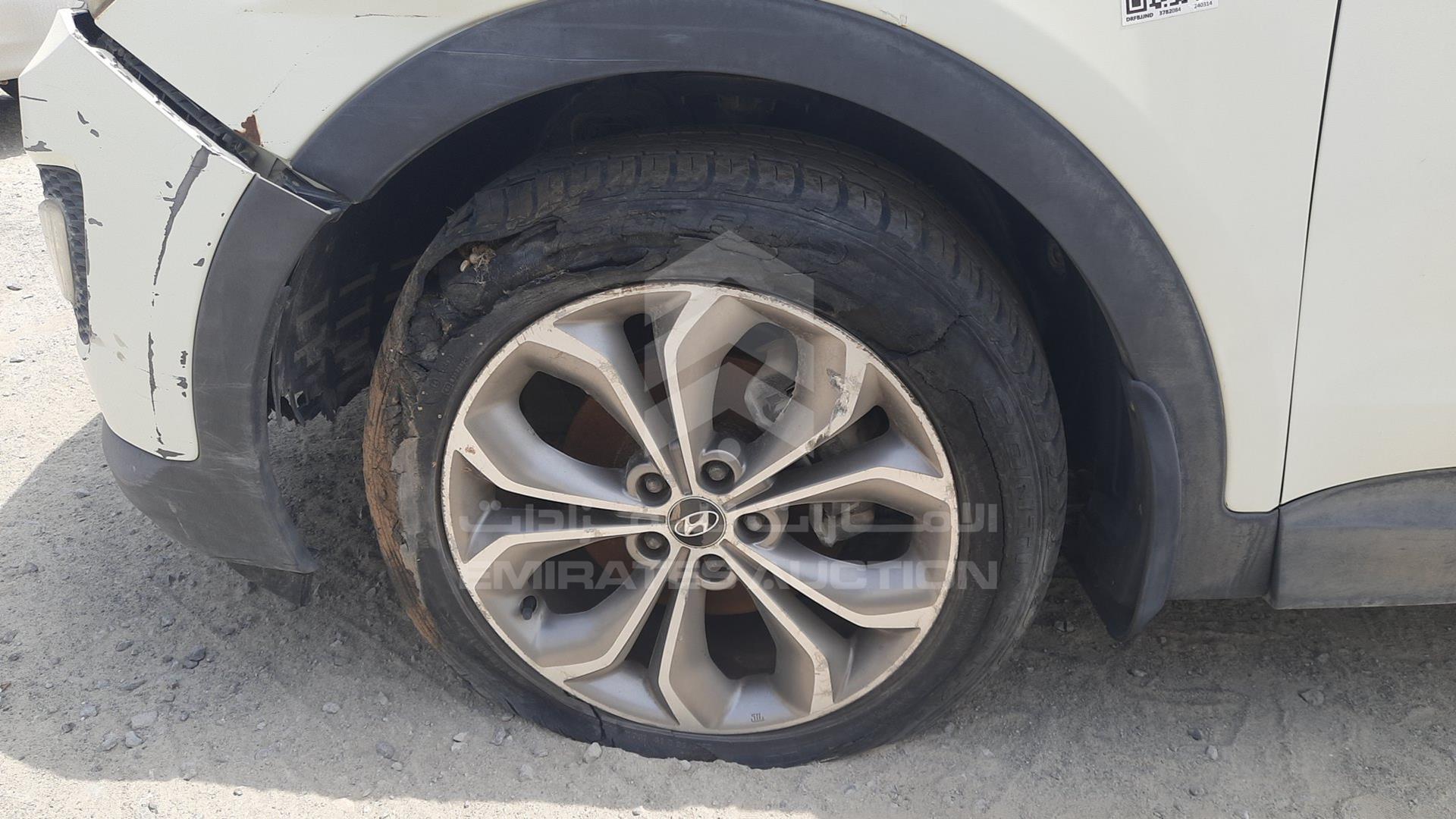 2014 HYUNDAI SANTA FE VIN: KMHSU81E4DU073033