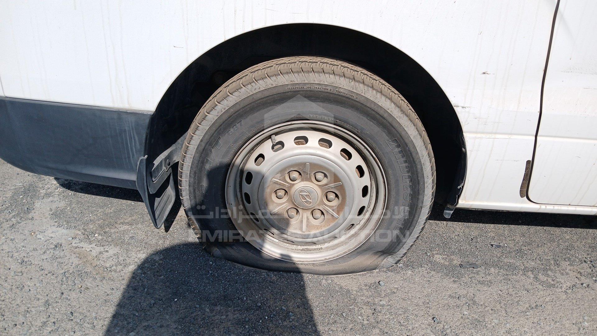 2014 HYUNDAI H1 VIN: KMHWG81RXEU558824