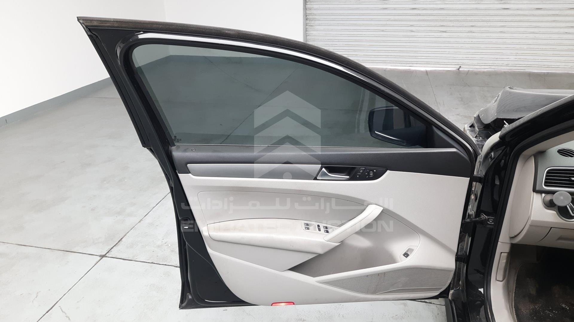 2014 VOLKSWAGEN PASSAT VIN: WVWBR7A33EC028431