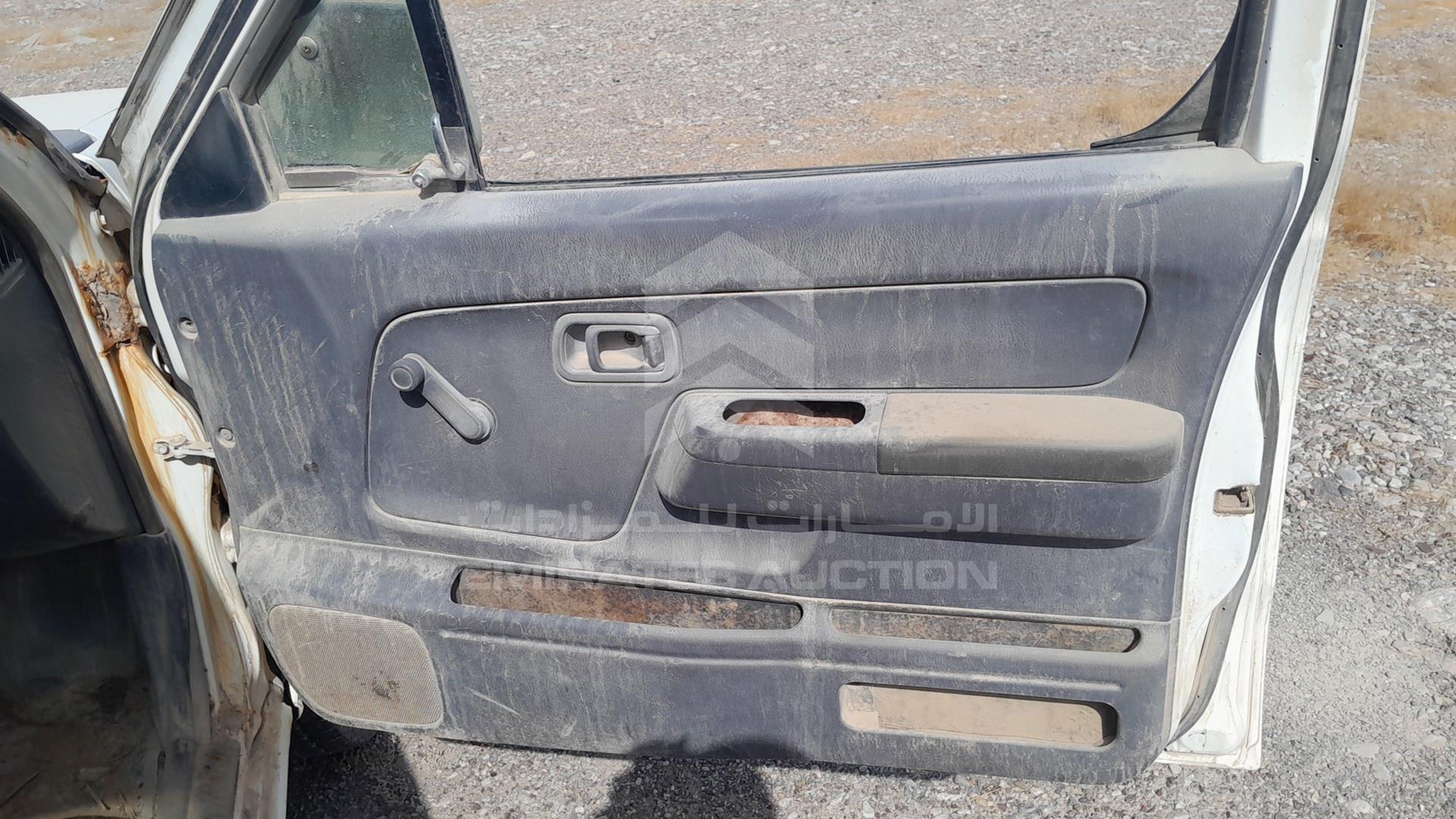 2001 NISSAN 2400 VIN: JN6DD22Y51X000201