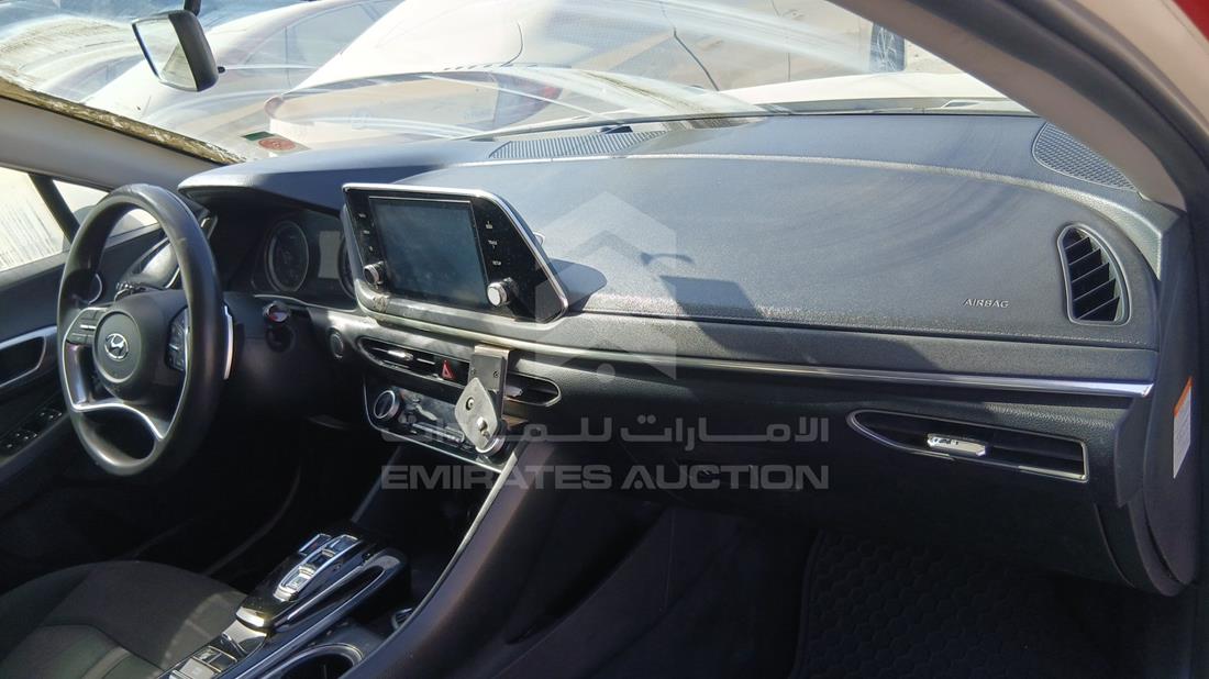 هيونداي سوناتا هجينة 2021 — زاوية واجهة الراكب الأمامي الأيمن — صورة 24