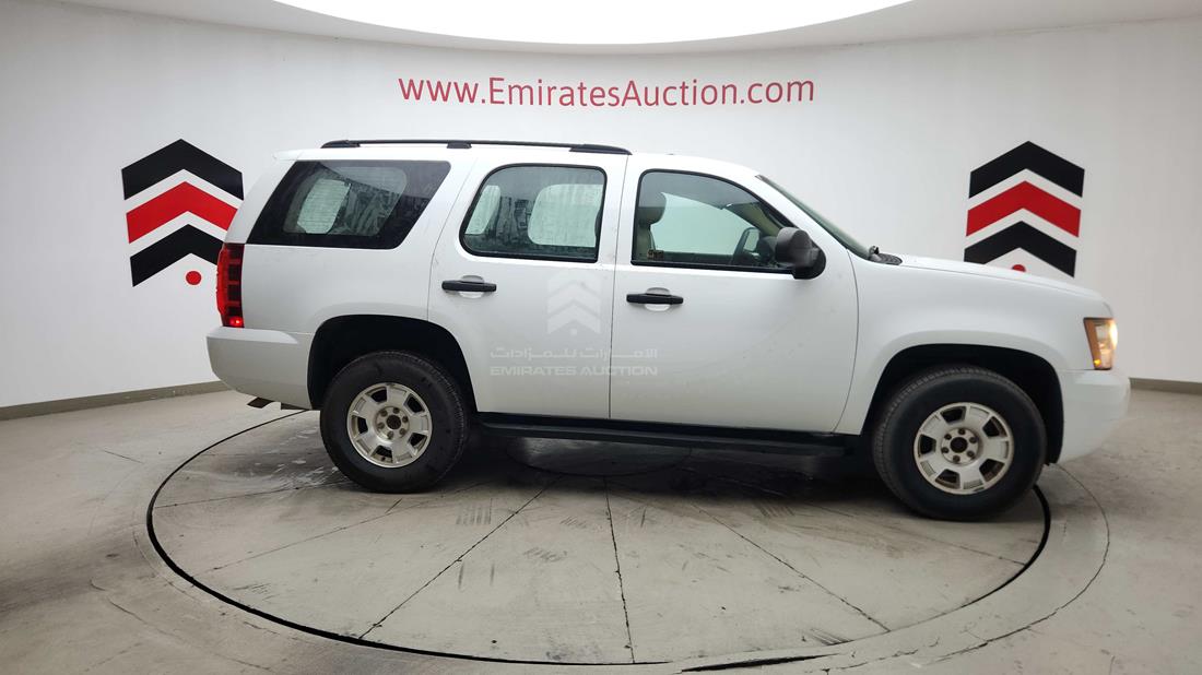 2010 Chevrolet Tahoe — Right Full View — Photo 36