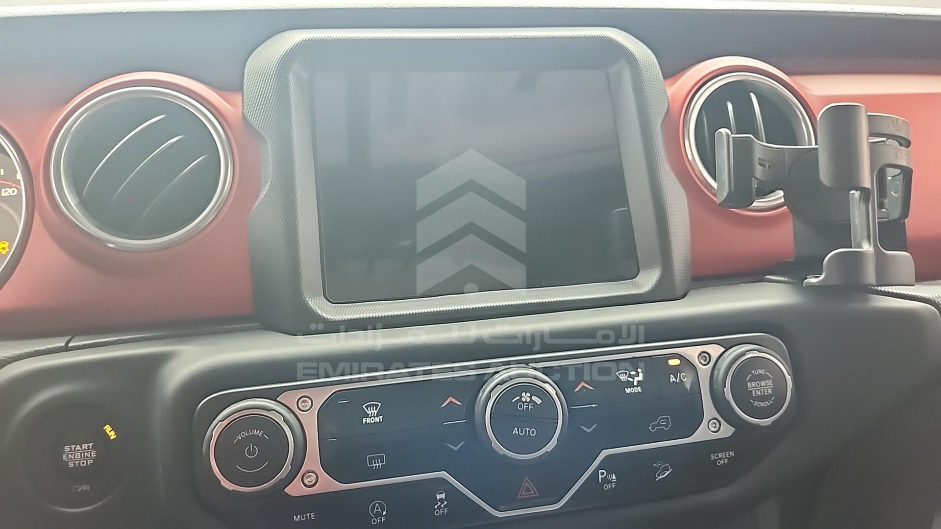 2018 JEEP WRANGLER / VIN: 1C4HJXFG6JW209285