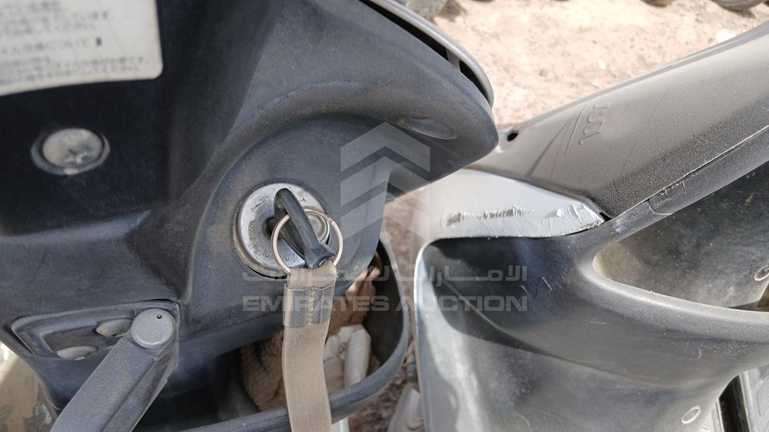 20 Scooter - Scrap without document — Keys — Photo 3