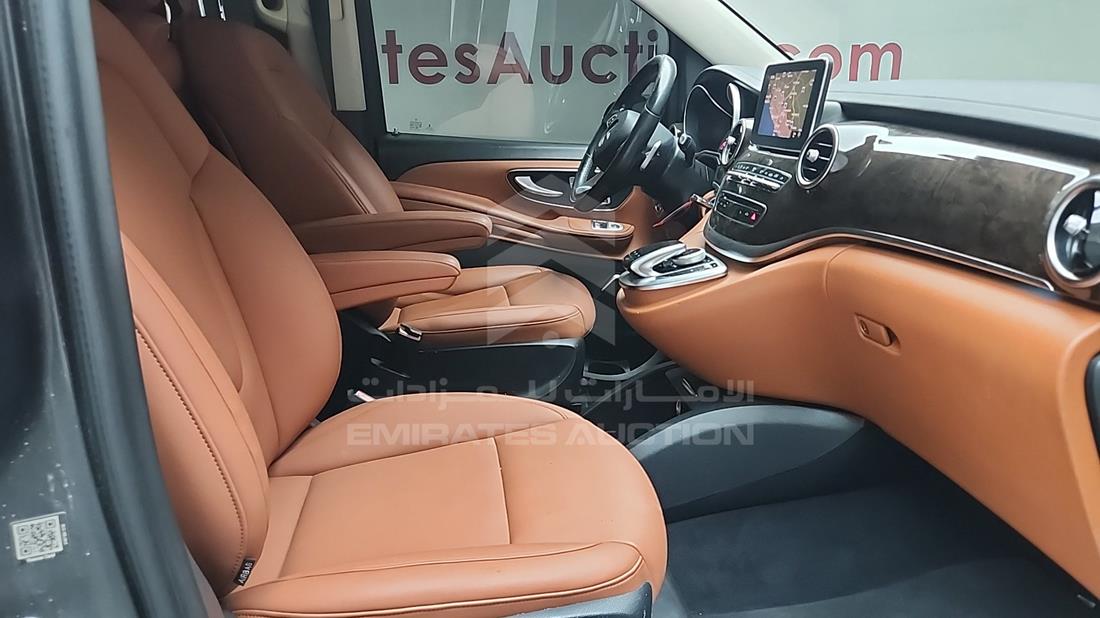 2016 Mercedes V 220 — Front Right Passenger Seat View — Photo 27