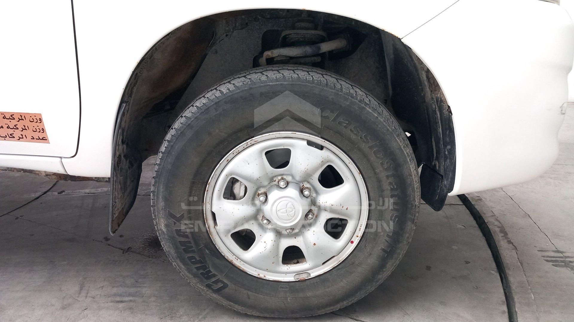 2013 TOYOTA HILUX VIN: MR0FX22G6D1360368