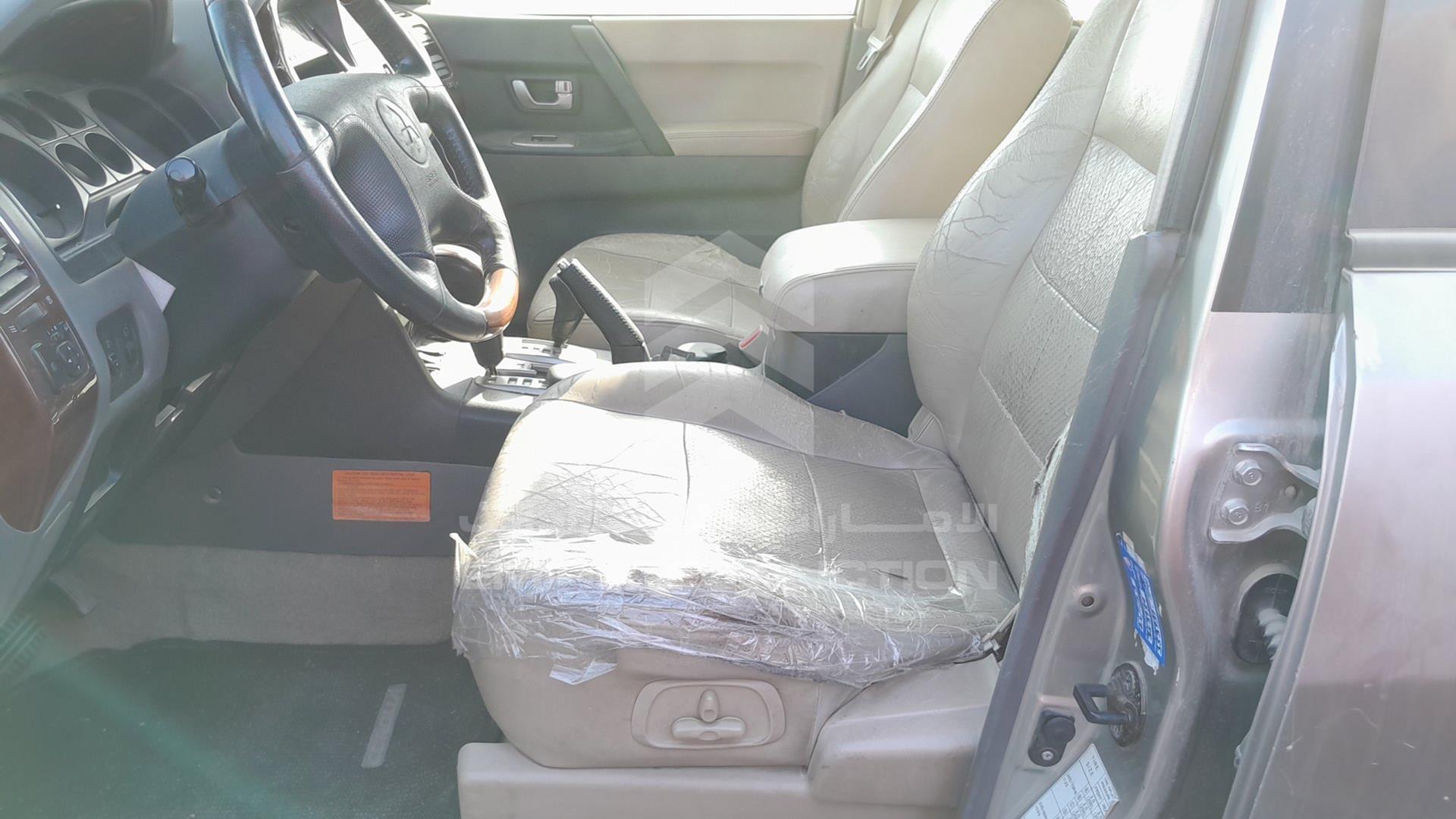 2004 MITSUBISHI PAJERO VIN: JMYLRV73W4J704652