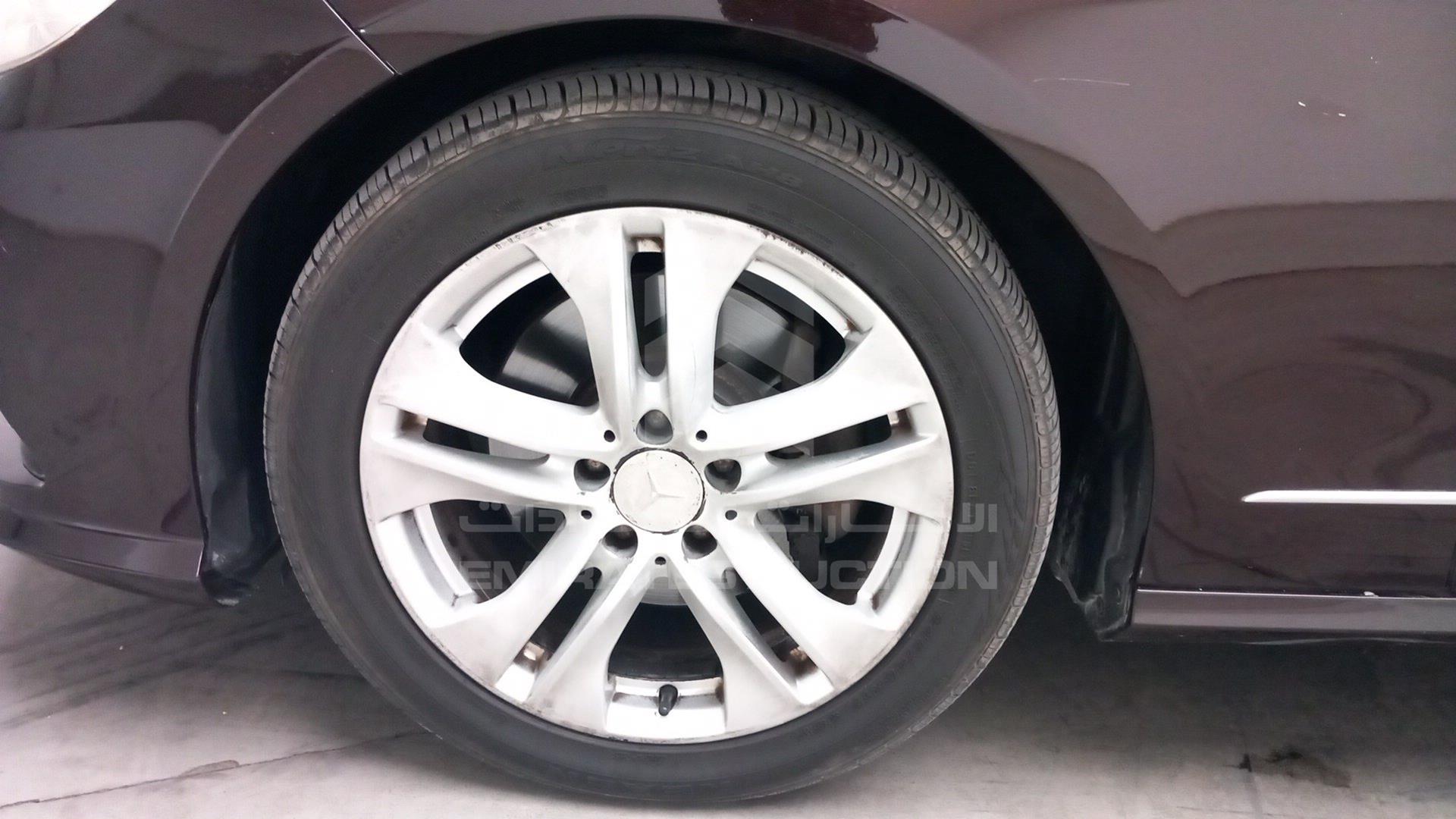 2010 MERCEDES E 300 VIN: WDDHF5EB8AA002993