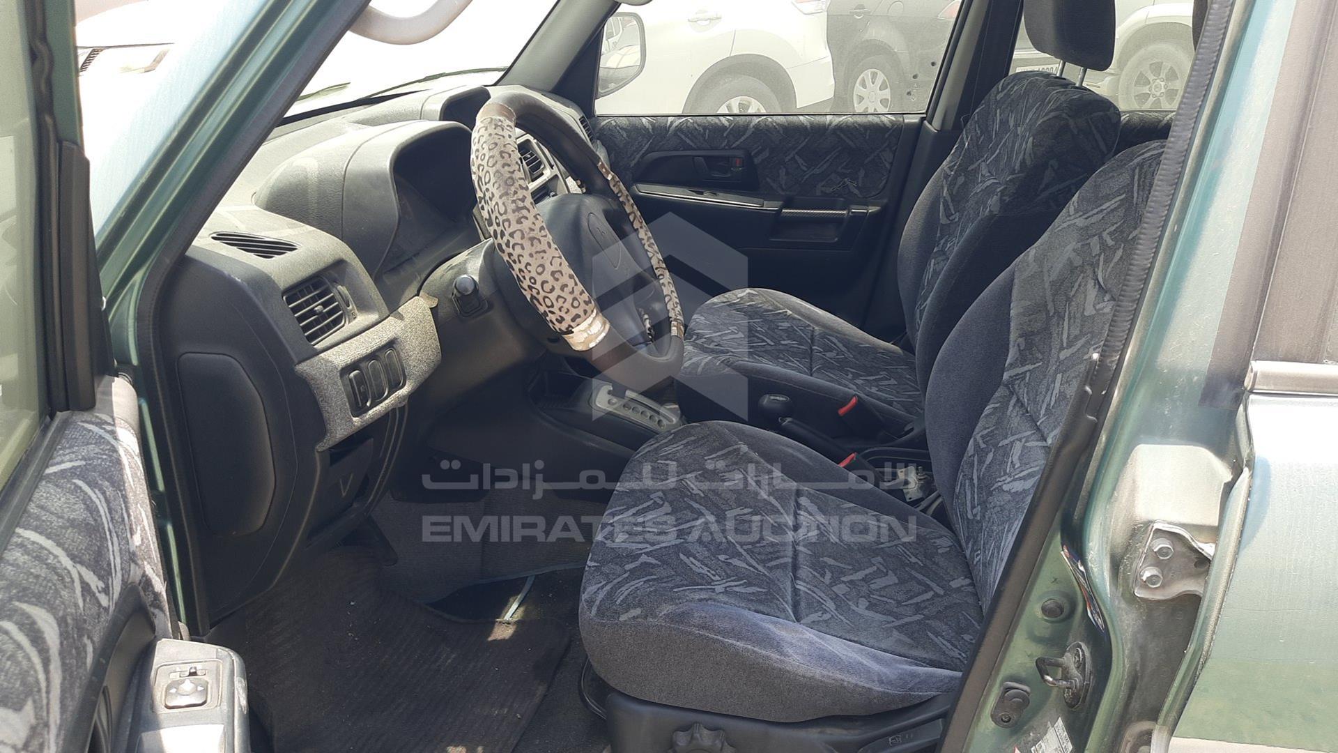 2000 MITSUBISHI PAJERO VIN: JMYLRH76WYY700118