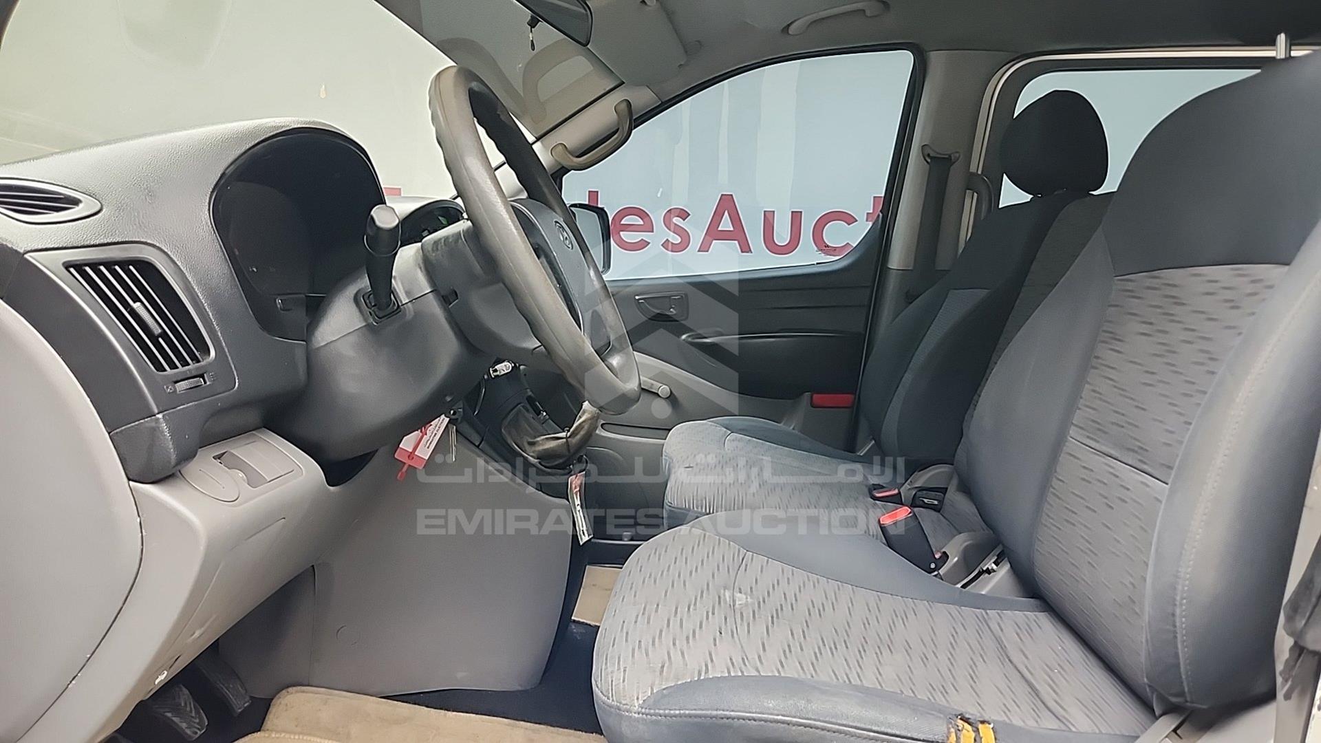 2012 HYUNDAI H1 VIN: KMHWG81R6CU367947