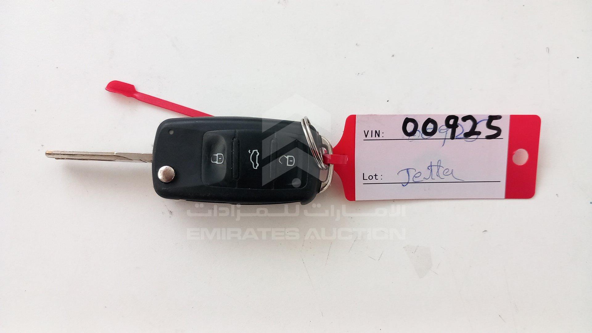 2015 VOLKSWAGEN JETTA VIN: WVWRV1AJXFM200925