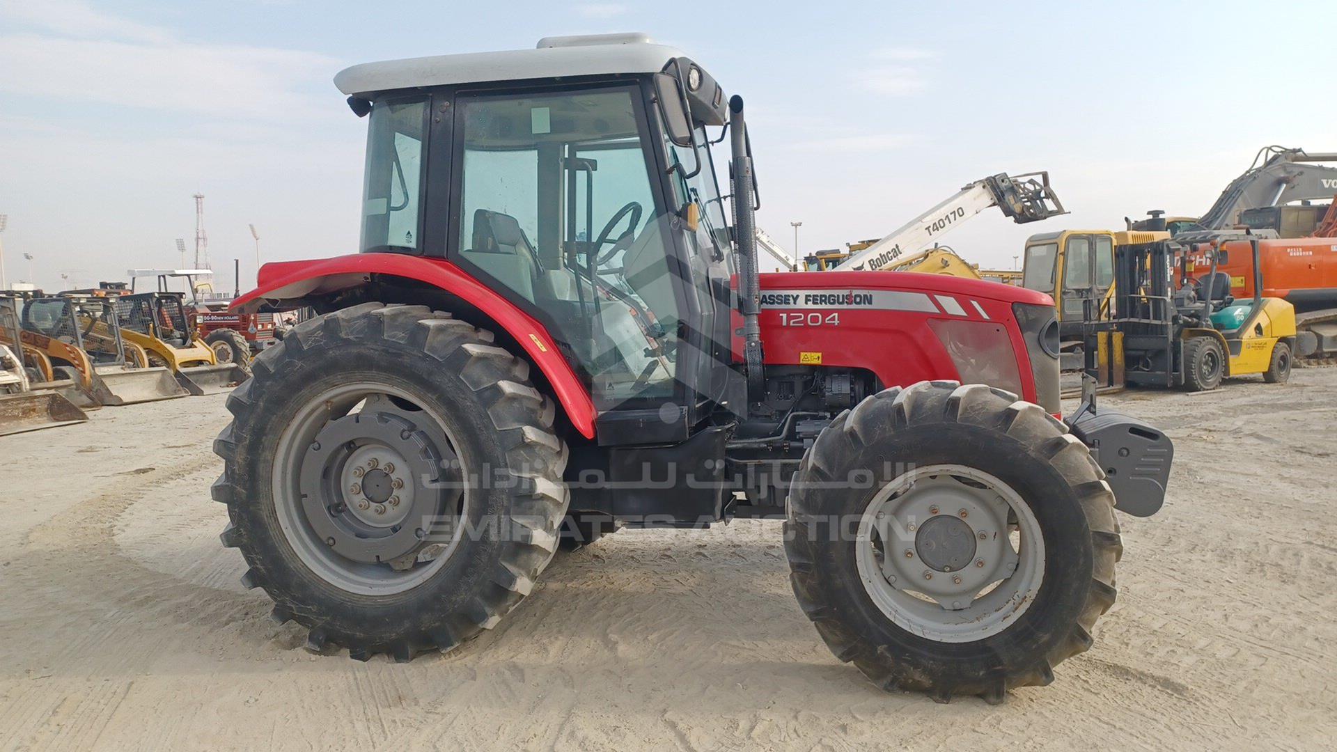 2018 MASSEY FERGUSON --- VIN: AGCM1204TC5052006