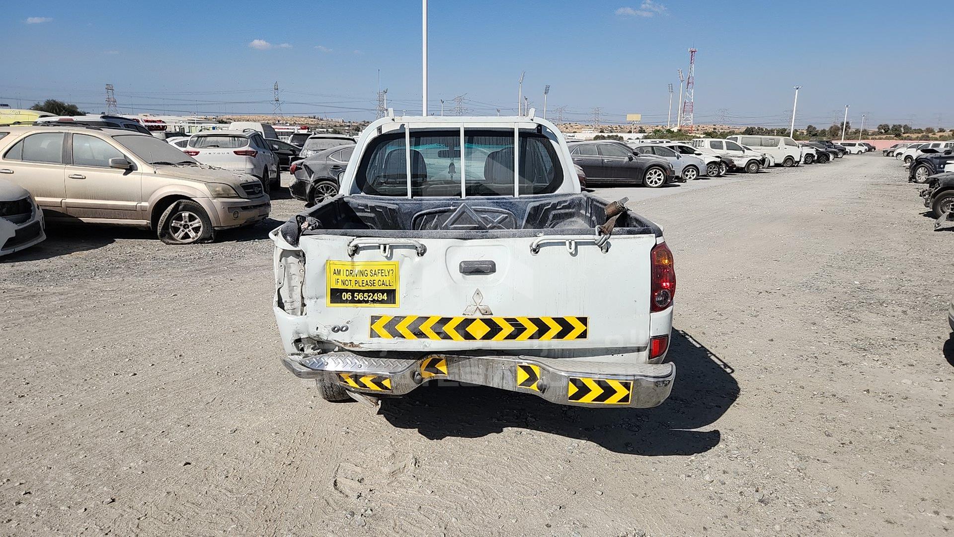 2014 MITSUBISHI L 200 VIN: MMBJNKA50ED004893