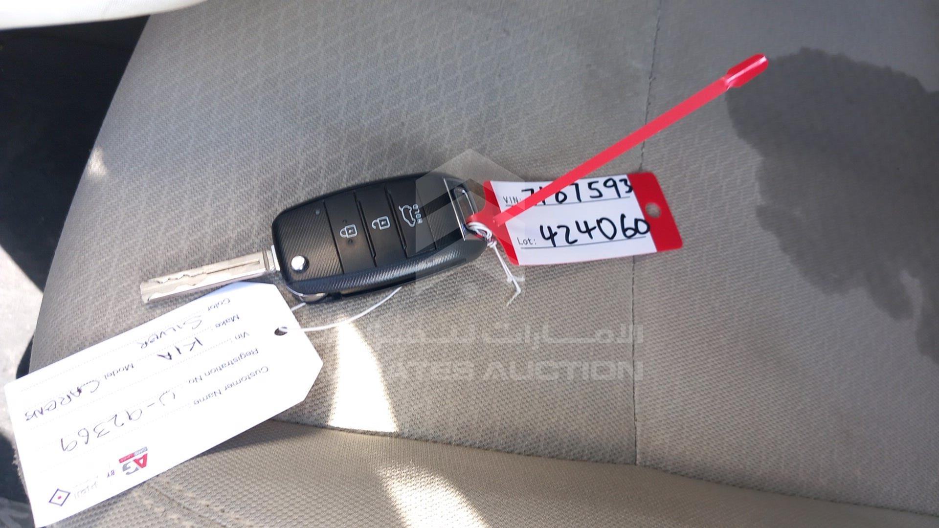 2018 KIA CARENS VIN: KNAHT8111J7187593