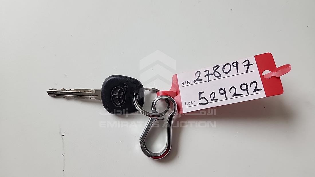 2004 Toyota Camry — Keys — Photo 5