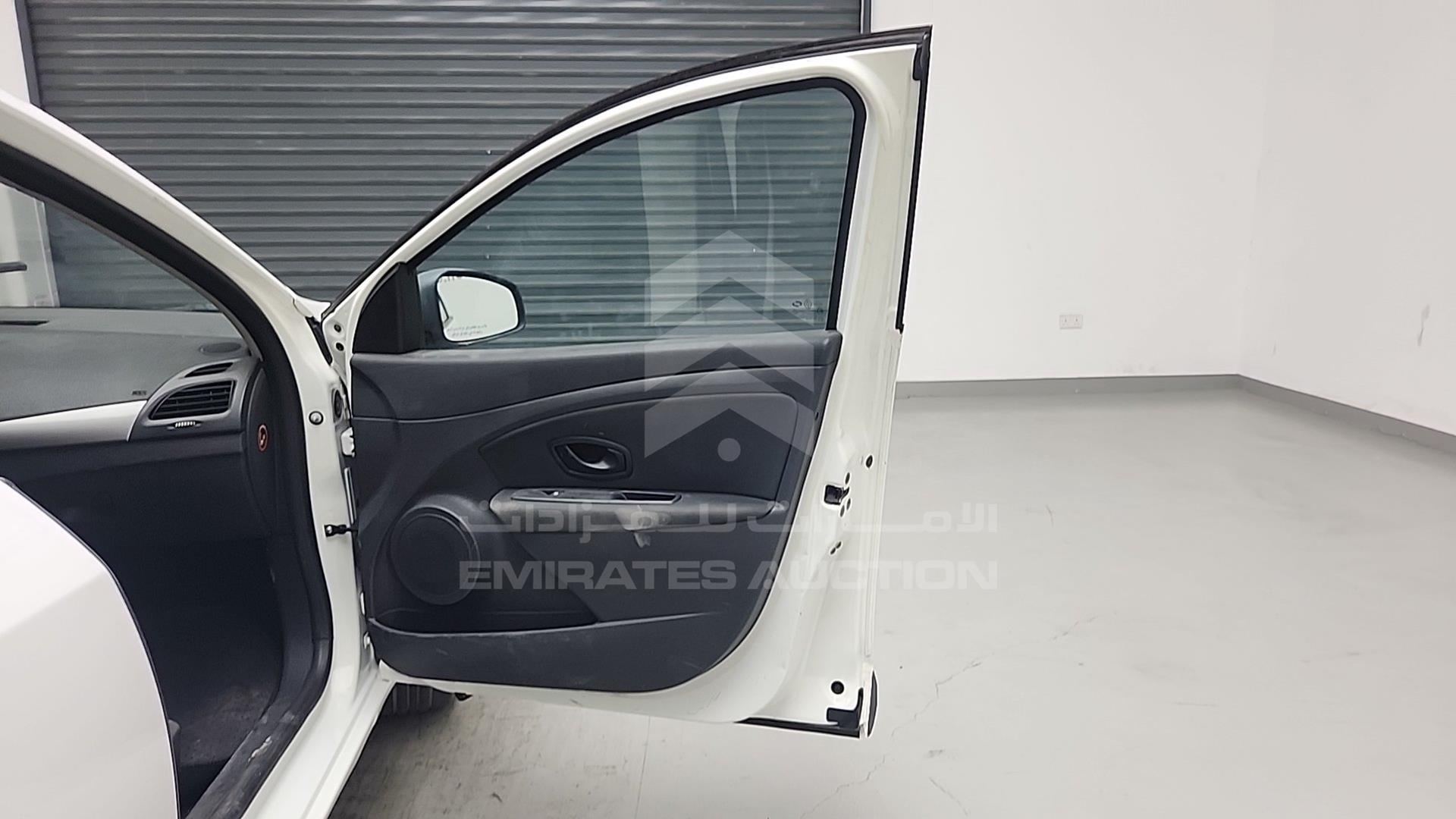 2014 RENAULT FLUENCE VIN: VF1LZLET1EC281995