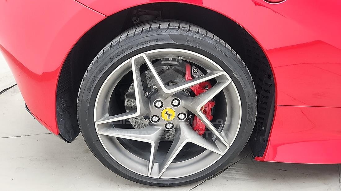 فيراري F8 Spider 2023 — الباب الخلفي الأيمن — صورة 28