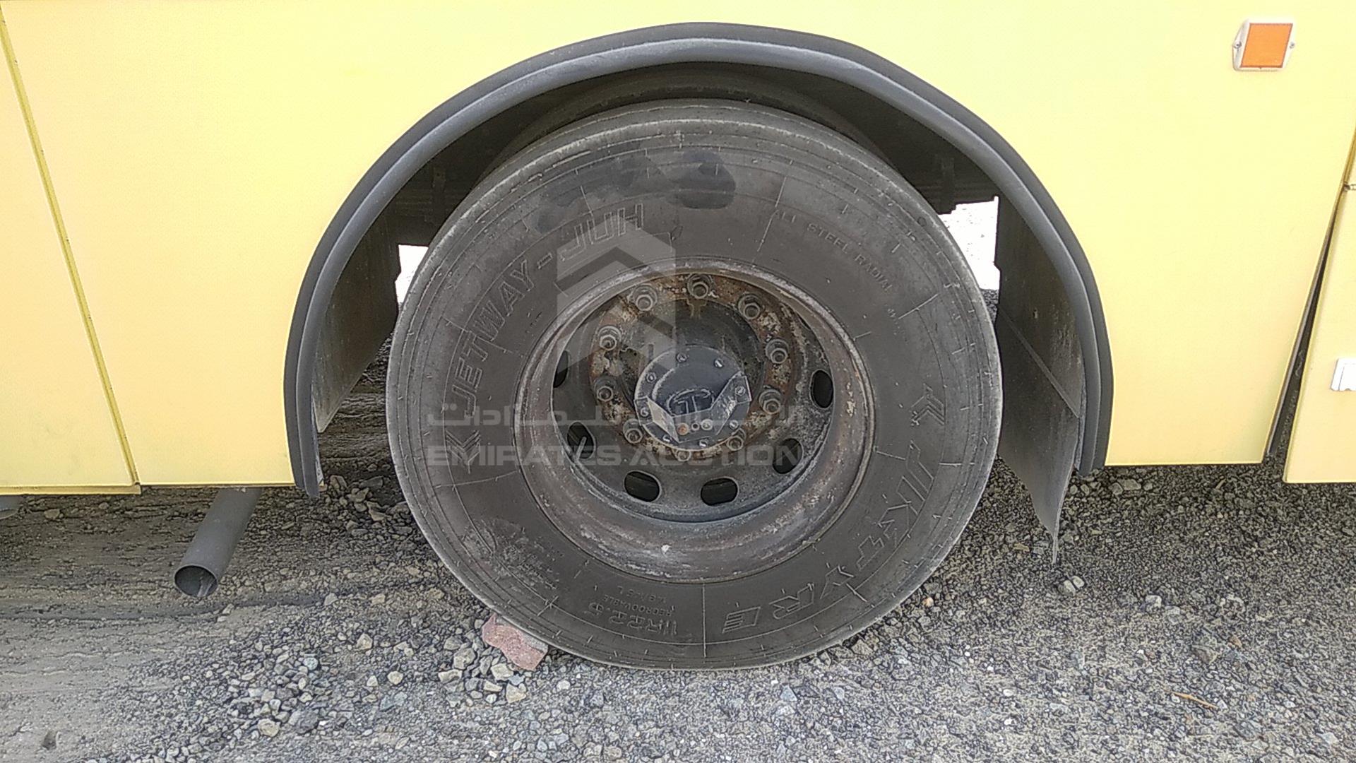 2014 TATA LPO1618 VIN: MAT449253E0L00981