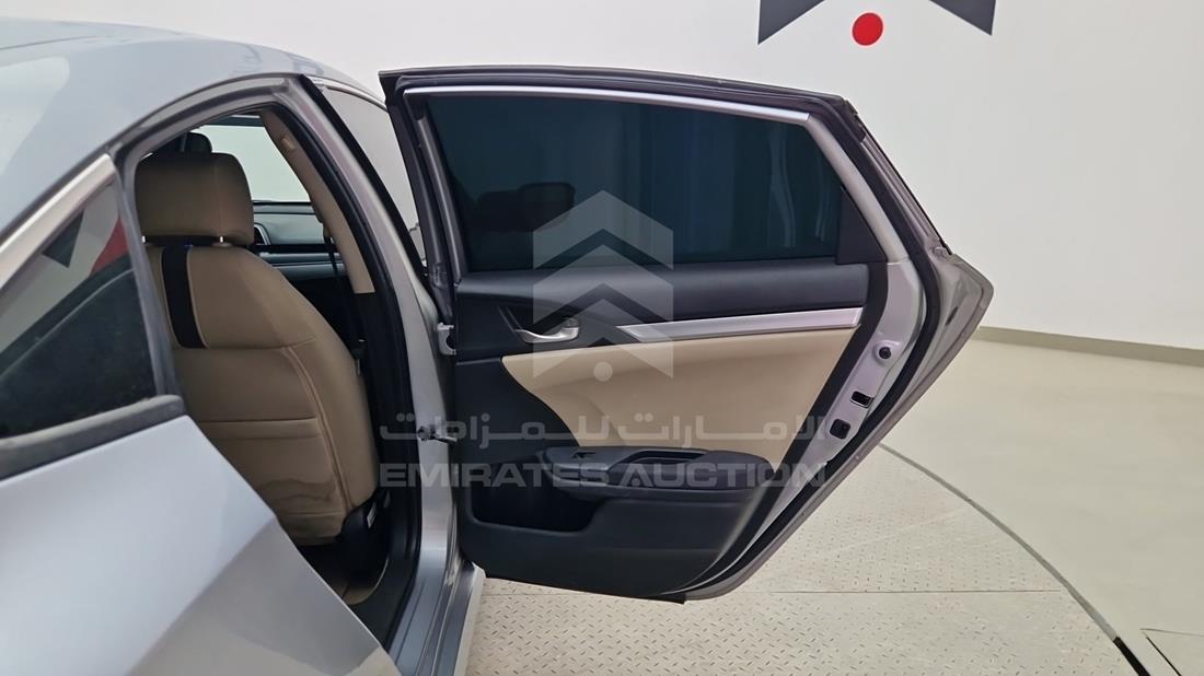 هوندا سيفيك 2021 — الباب الخلفي الأيمن — صورة 26