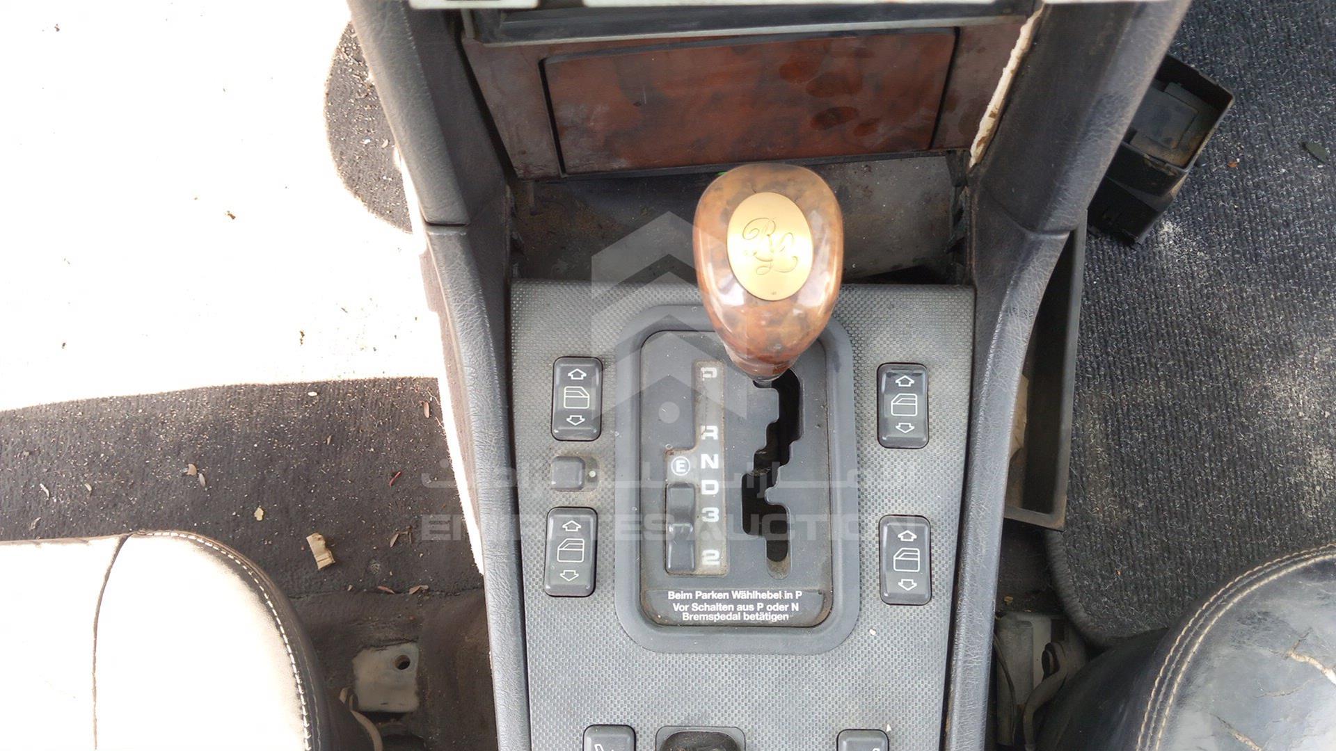 1998 MERCEDES 36 C VIN: WDB2020281F293704