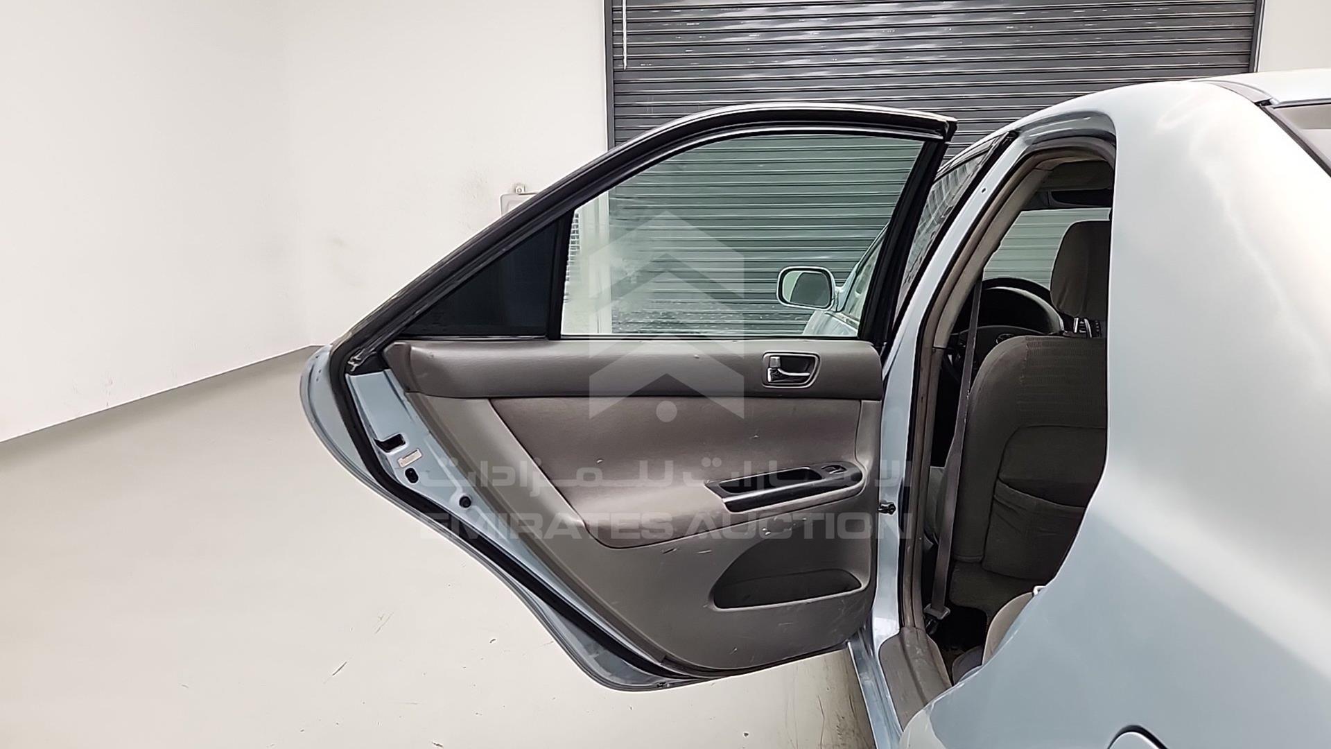 2005 TOYOTA CAMRY VIN: 4T1BE32K35U503947