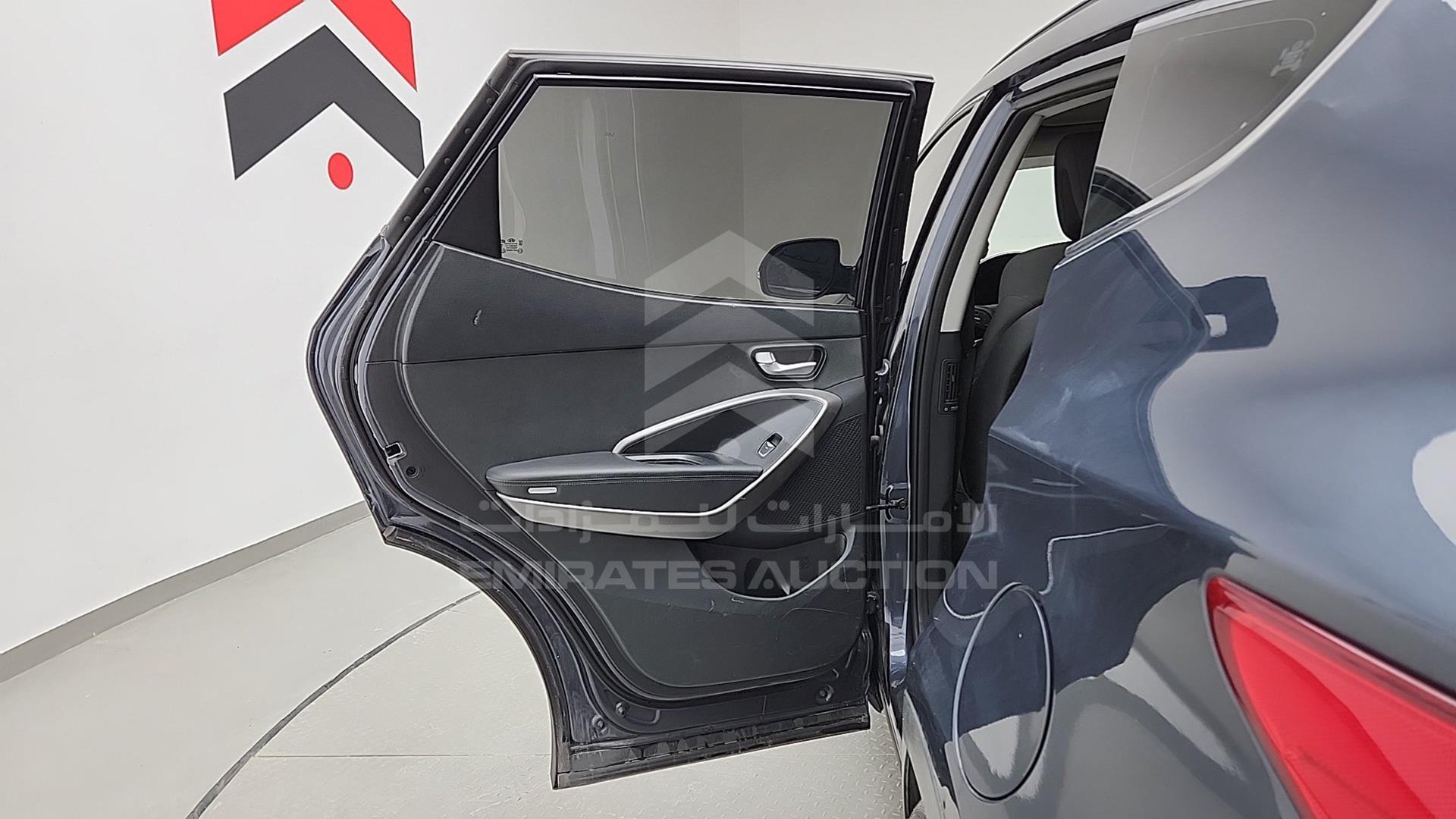 2016 HYUNDAI SANTA FE VIN: KMHST81C2GU488227