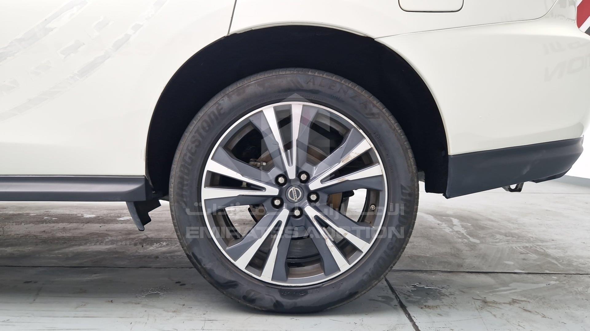 2019 NISSAN PATHFINDER VIN: 5N1CR2M81KC579060