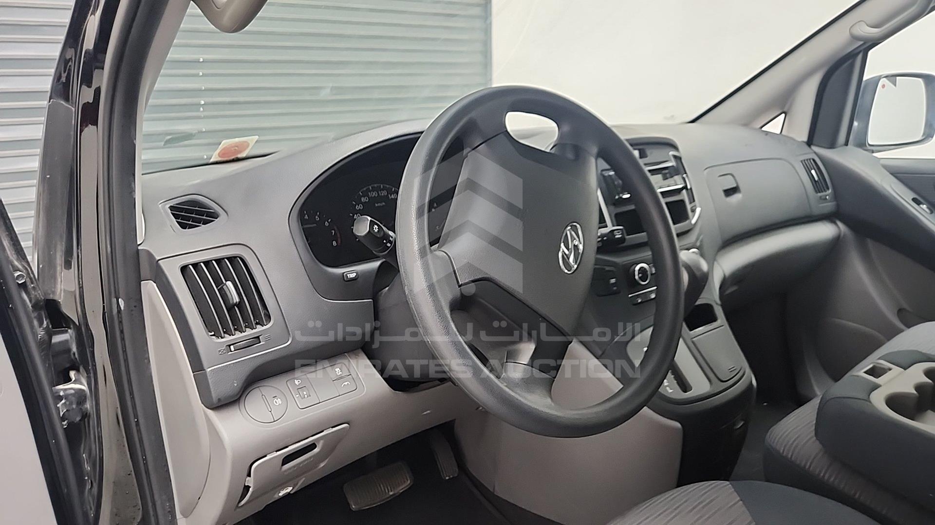 2018 HYUNDAI H1 VIN: KMJWA37R7JU974303