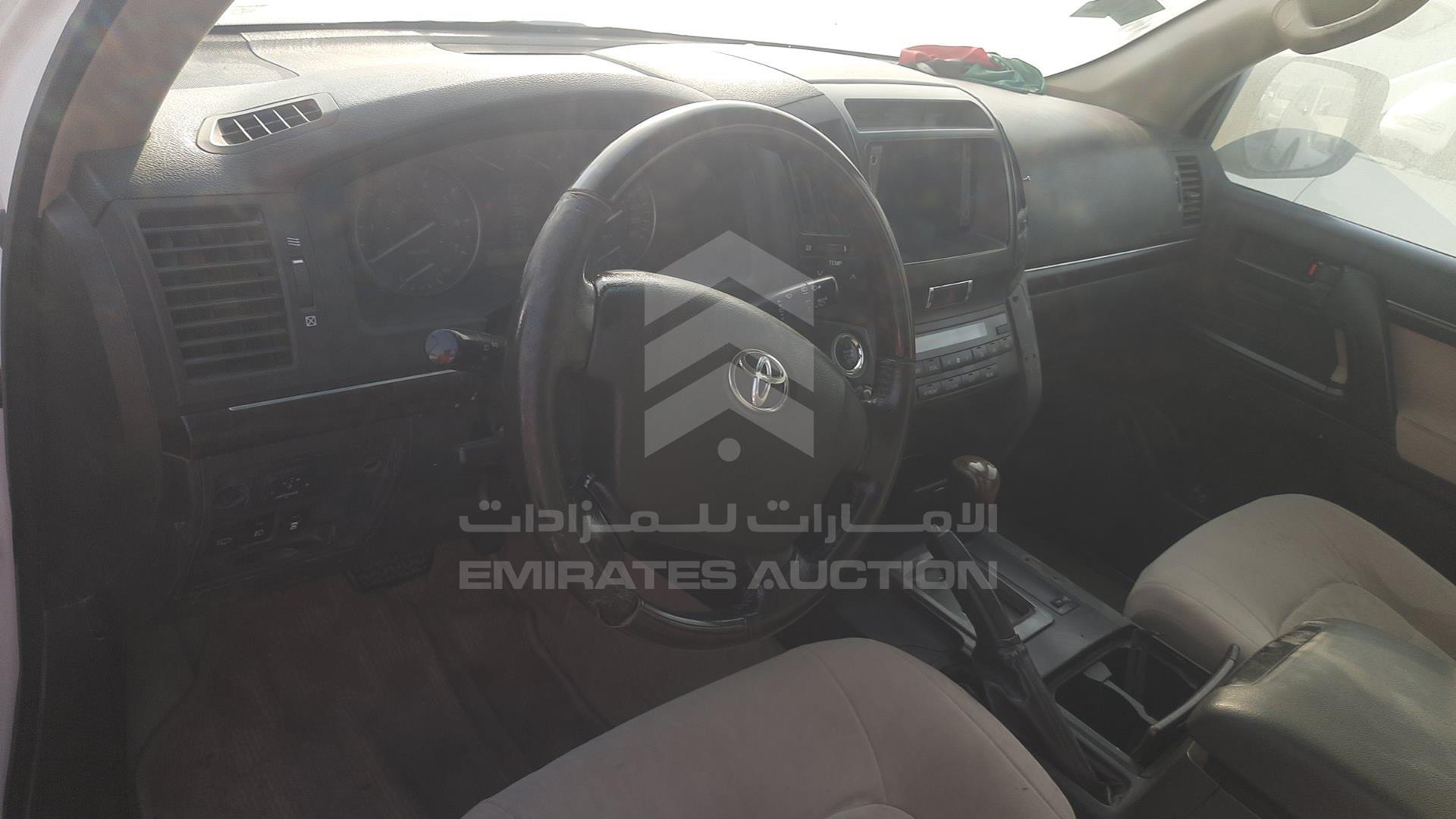 2011 TOYOTA LAND CRUISER VIN: JTMHU09J2B5052304