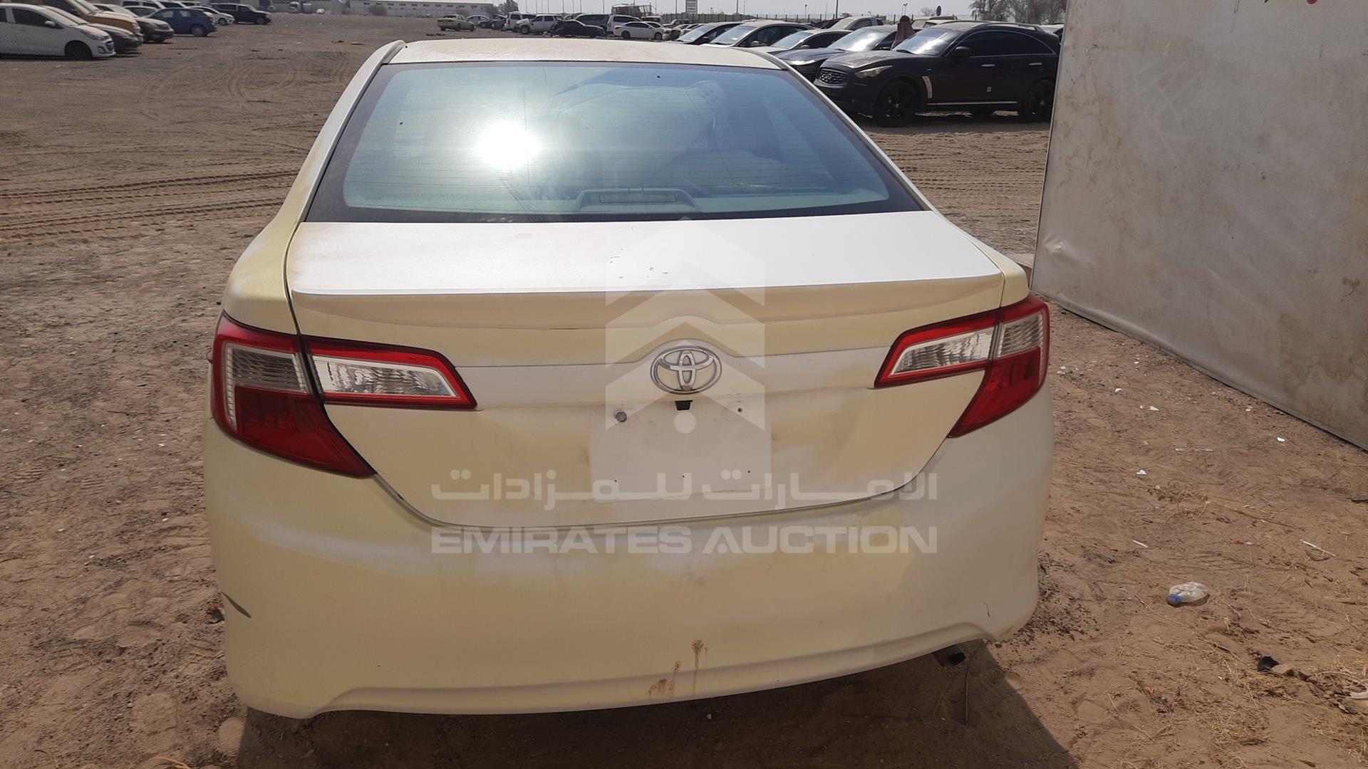 2015 TOYOTA --- VIN: 6T1BF9FK7FX585549