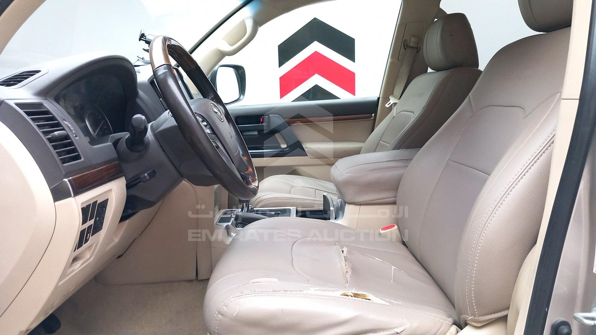 2016 TOYOTA LAND CRUISER VIN: JTMHU01JXG4126352