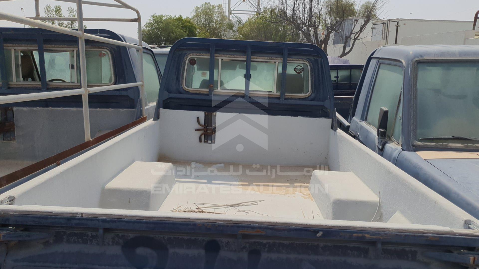 2005 TOYOTA LAND CRUISER VIN: JTFLB71J058007392
