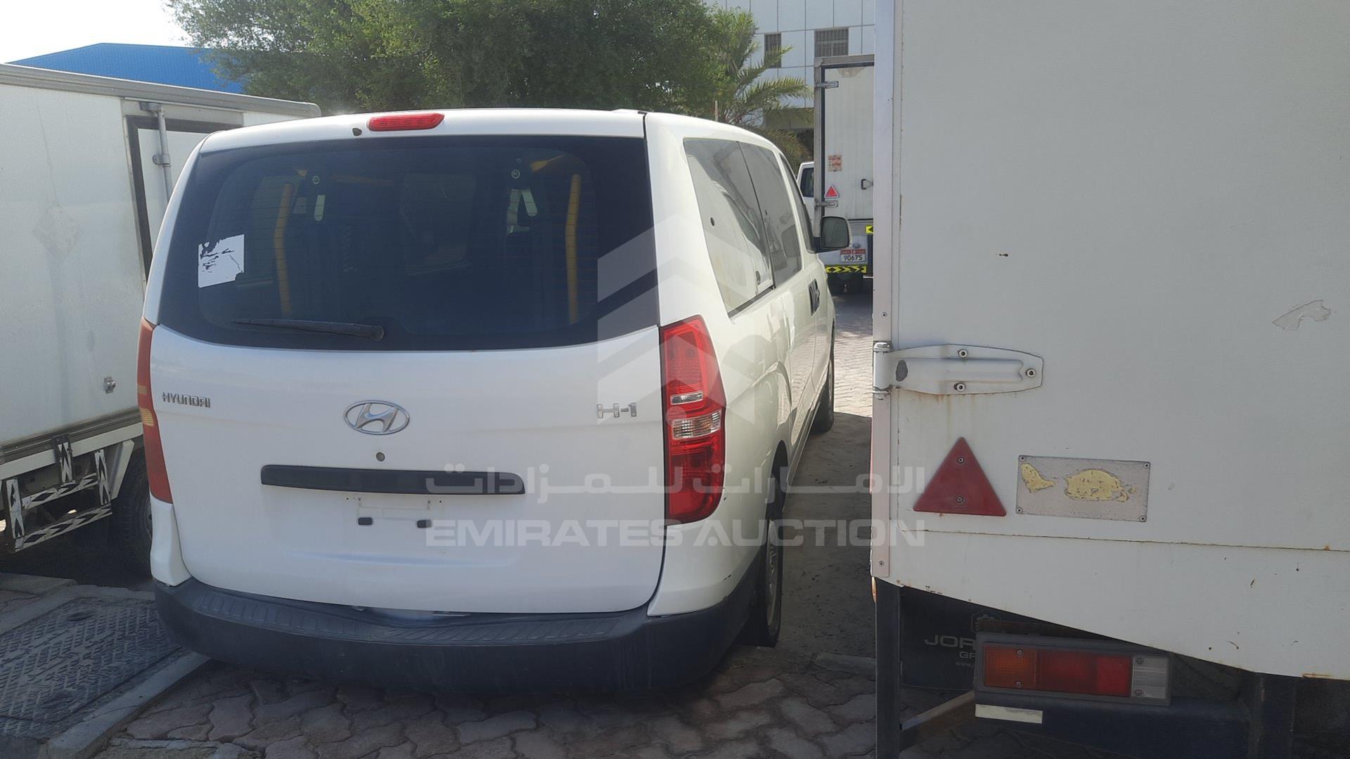 2016 HYUNDAI H1 VIN: KMJWA37R1GU734186