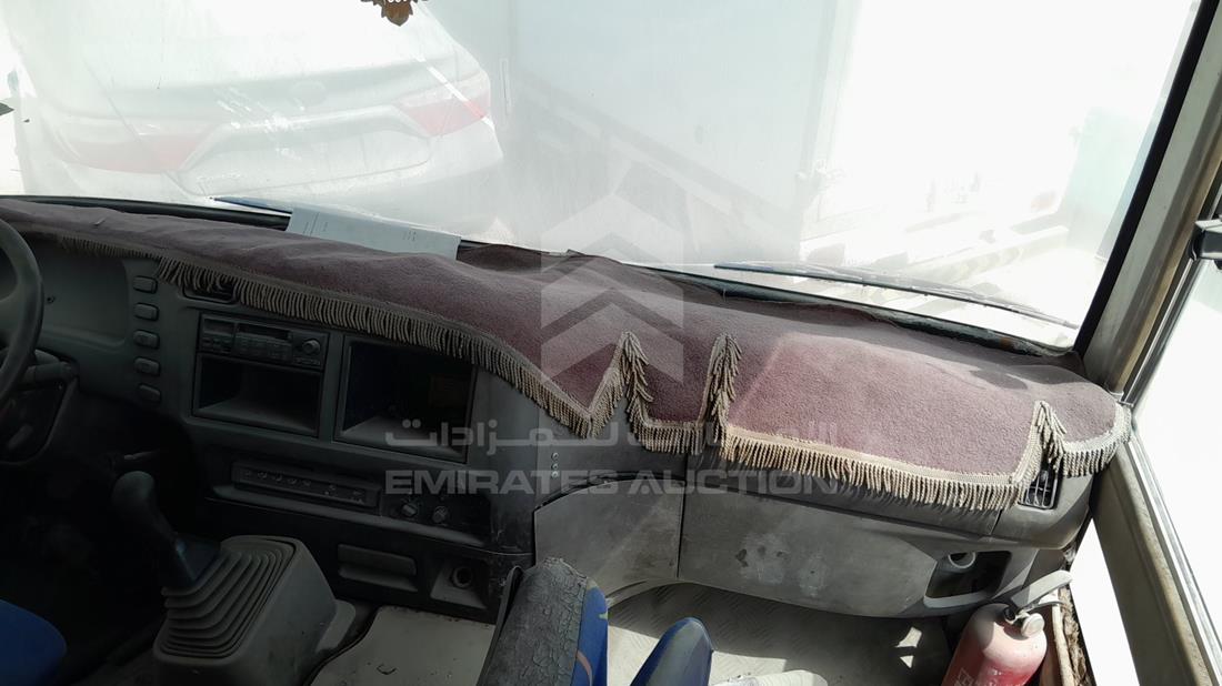 2006 Mitsubishi Rosa — Front Right Passenger Dashboard View — Photo 23