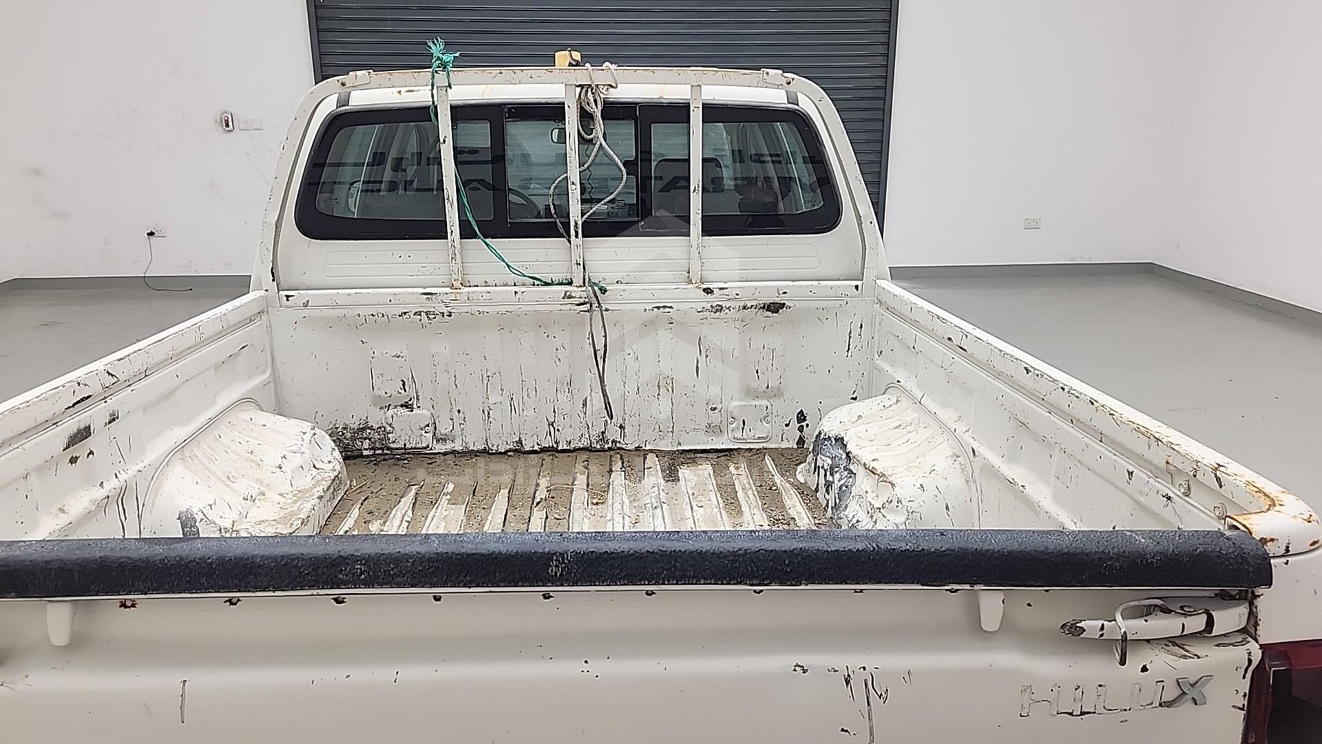 2015 TOYOTA HILUX VIN: MR0EX12G8F2357748
