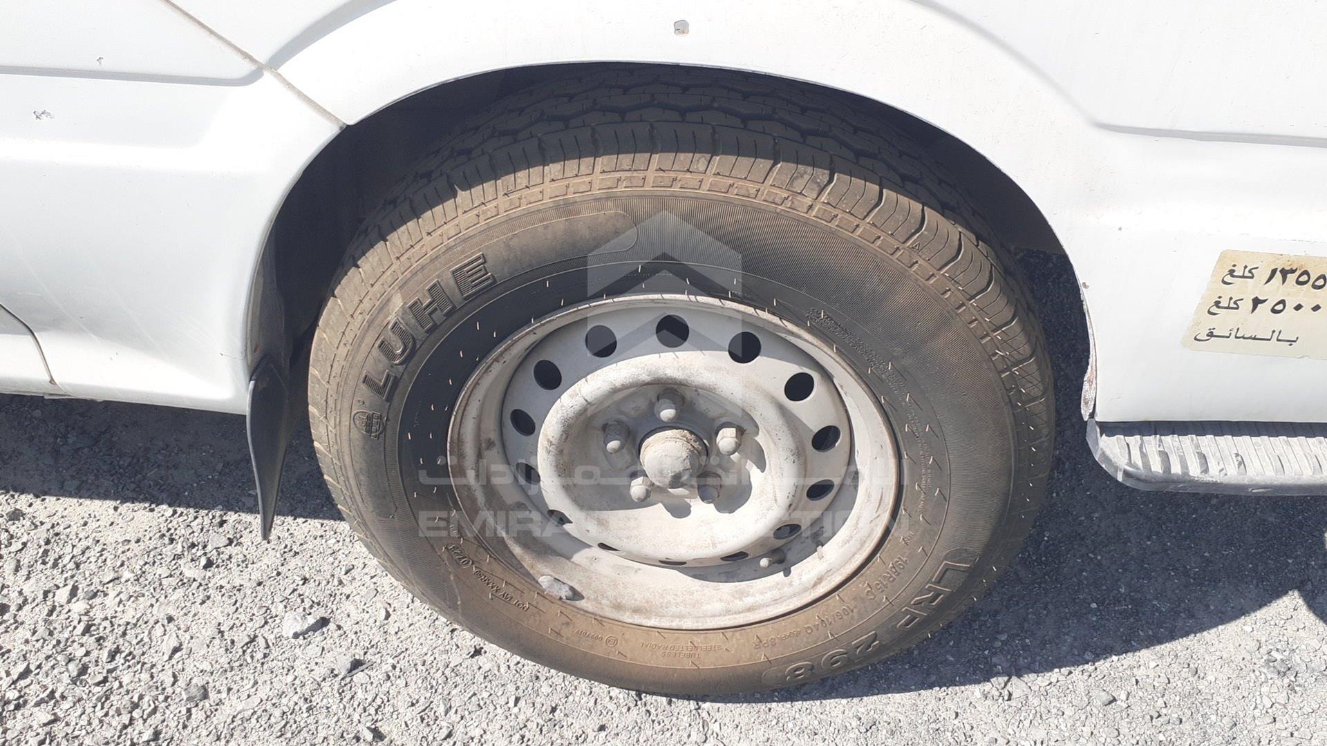 2004 TOYOTA HIACE VIN: JT4ZR119747014684