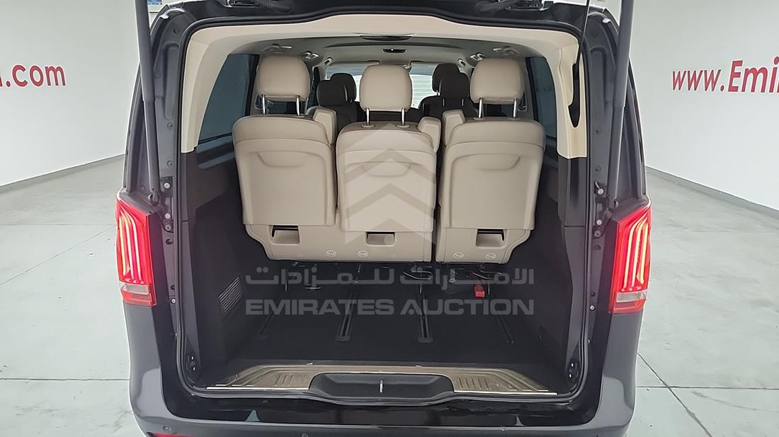 مرسيدس V 250 2021 — زاوية صندوق السيارة — صورة 21