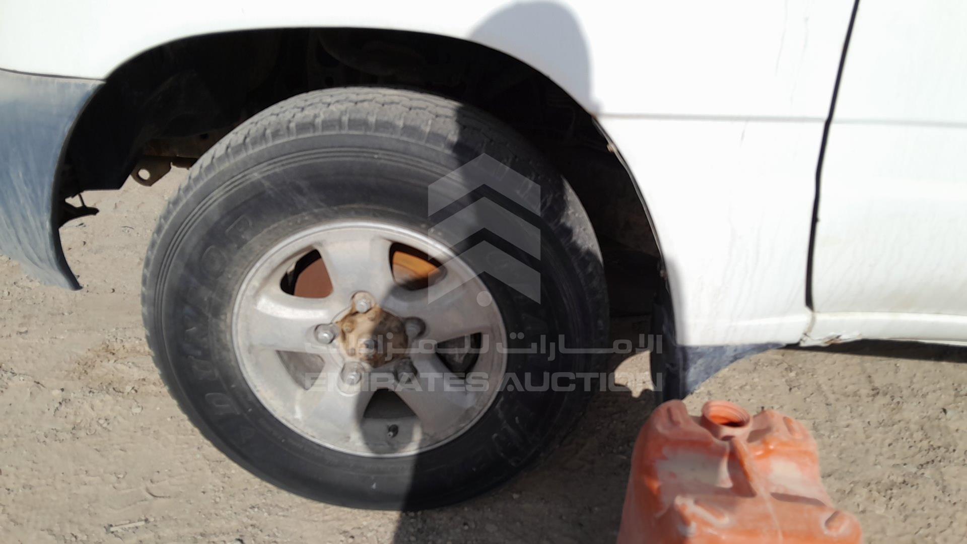 2004 TOYOTA LAND CRUISER VIN: JTGHJ01J843004764
