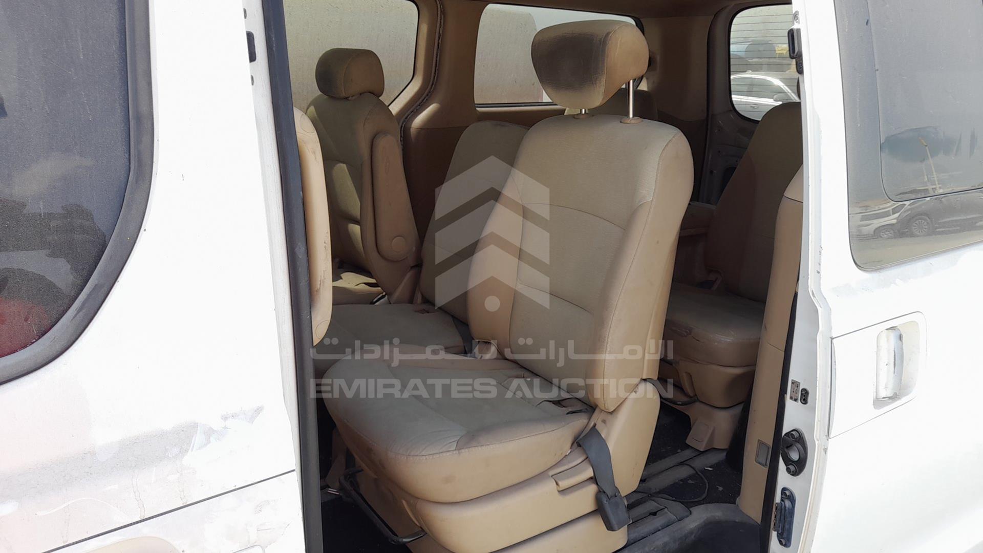 2016 HYUNDAI H1 VIN: KMJWA37R3GU801127