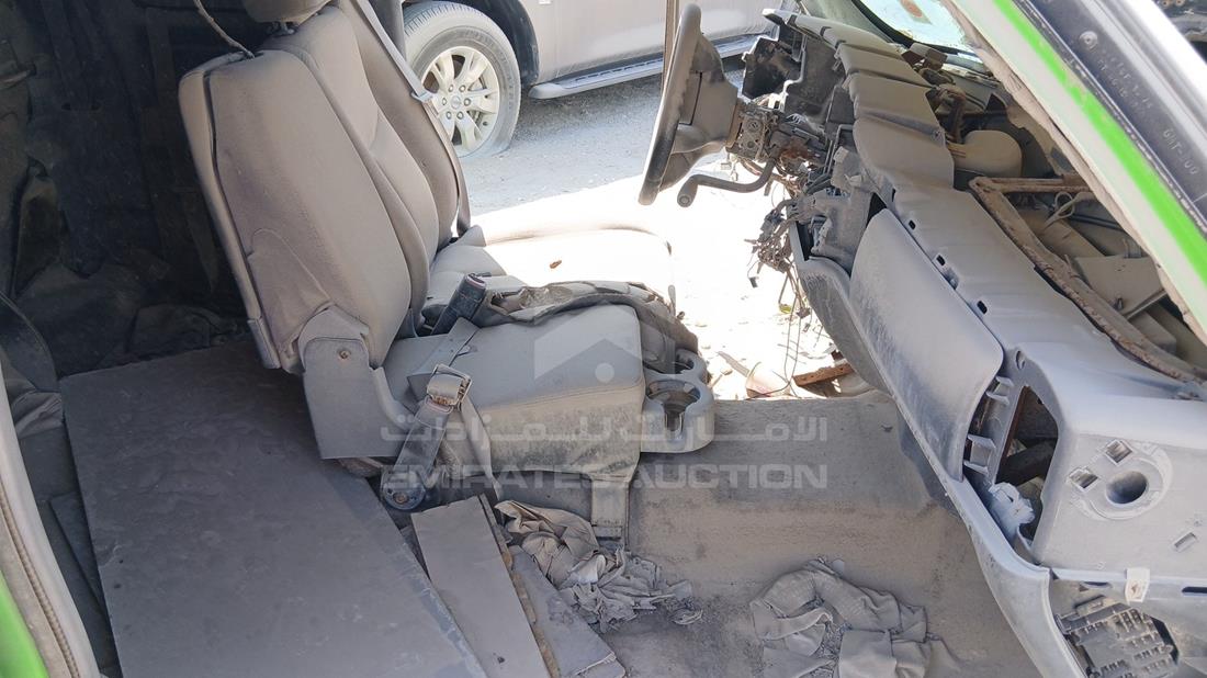 2005 GMC Sierra — Front Right Passenger Seat View — Photo 17