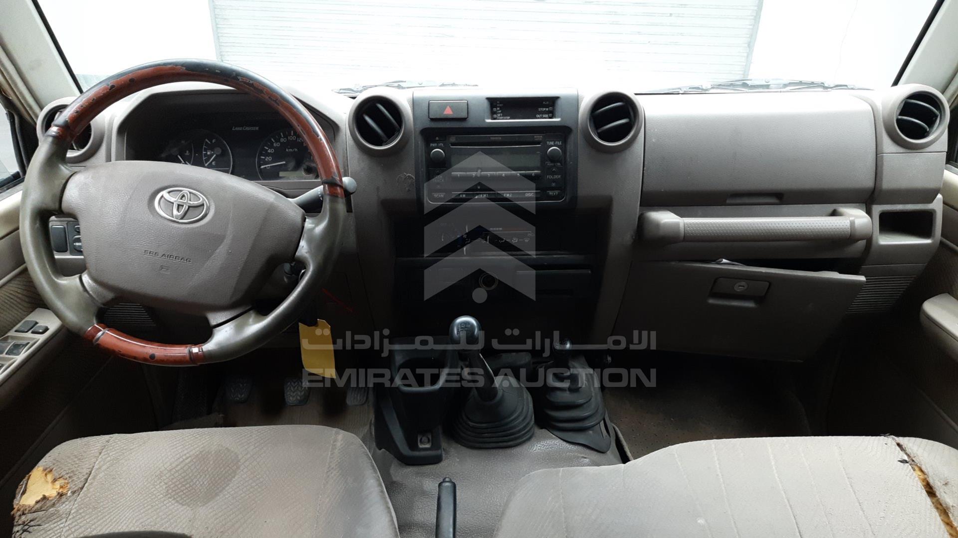 2013 TOYOTA LAND CRUISER VIN: JTFBU71J3D4702655
