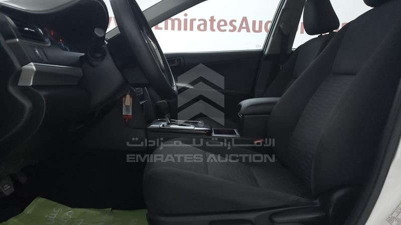 6T1BF9FK9HX695666 Auction: EmiratesAuction Lot: 422756 6T1BF9FK9HX695666 Toyota Camry 2017 WHITE Photo 13