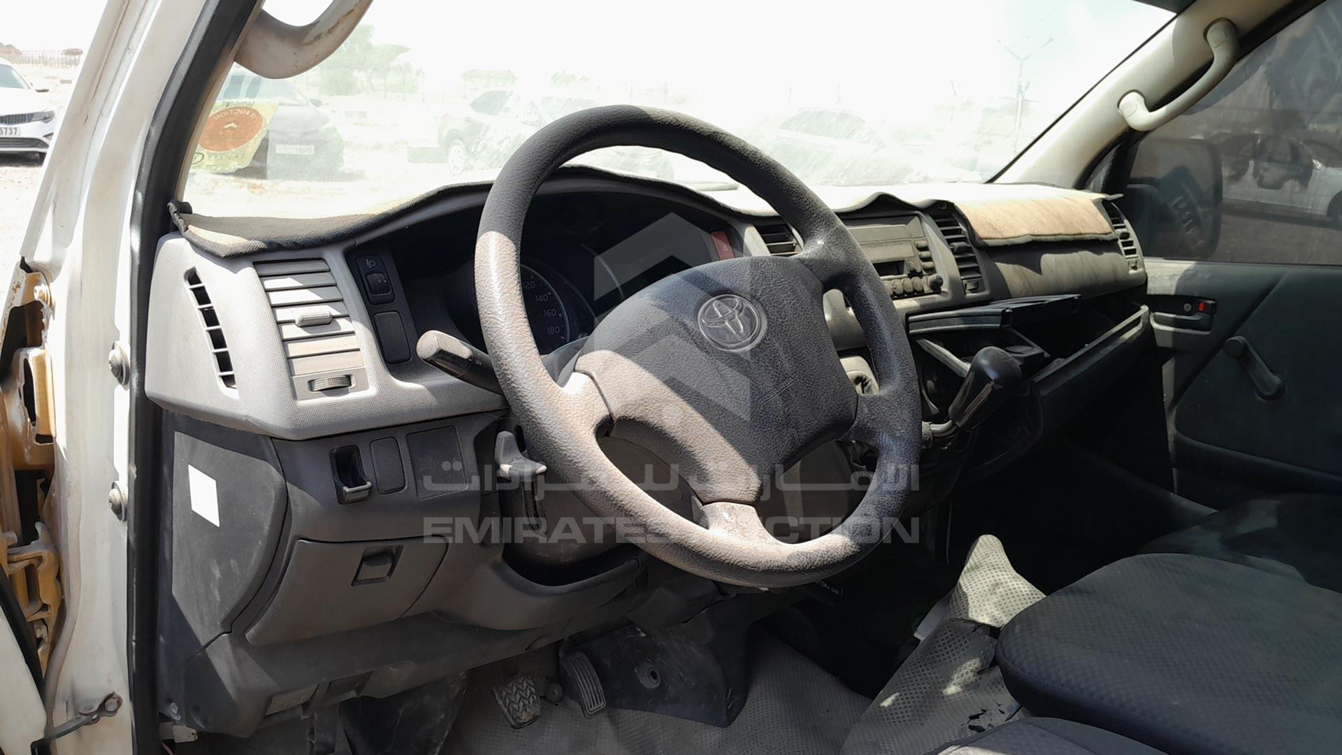 2006 TOYOTA HIACE VIN: JTFHX02P860009831